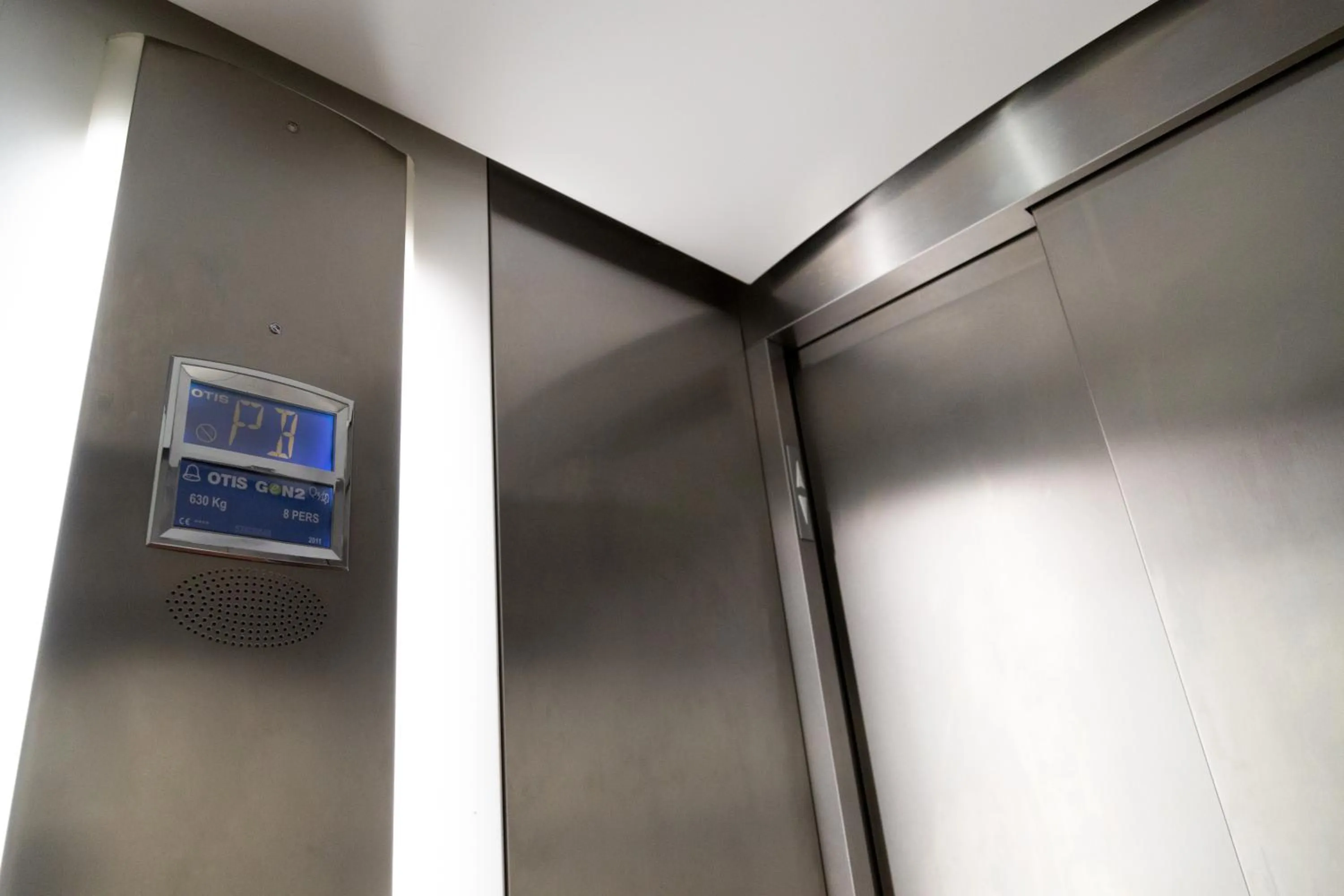 elevator in Inn Express Hotel Tula