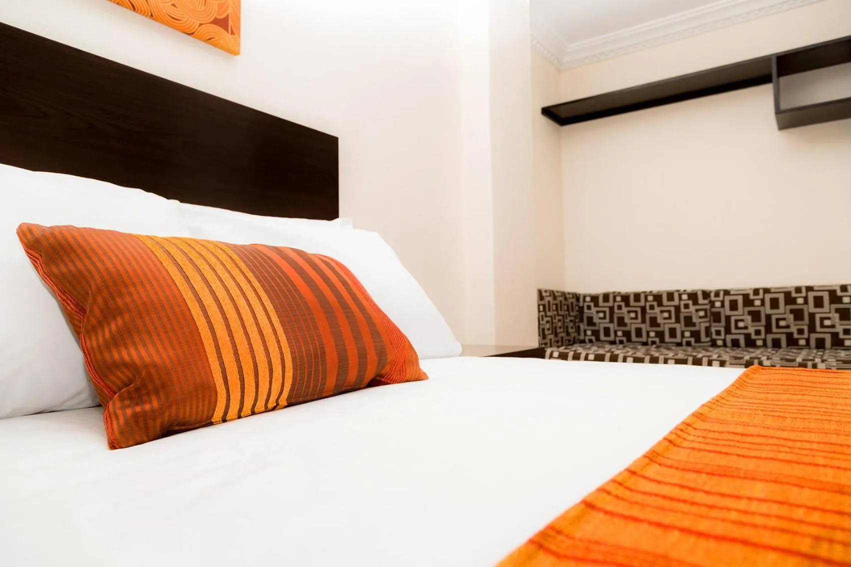 Bed in Inn Express Hotel Tula