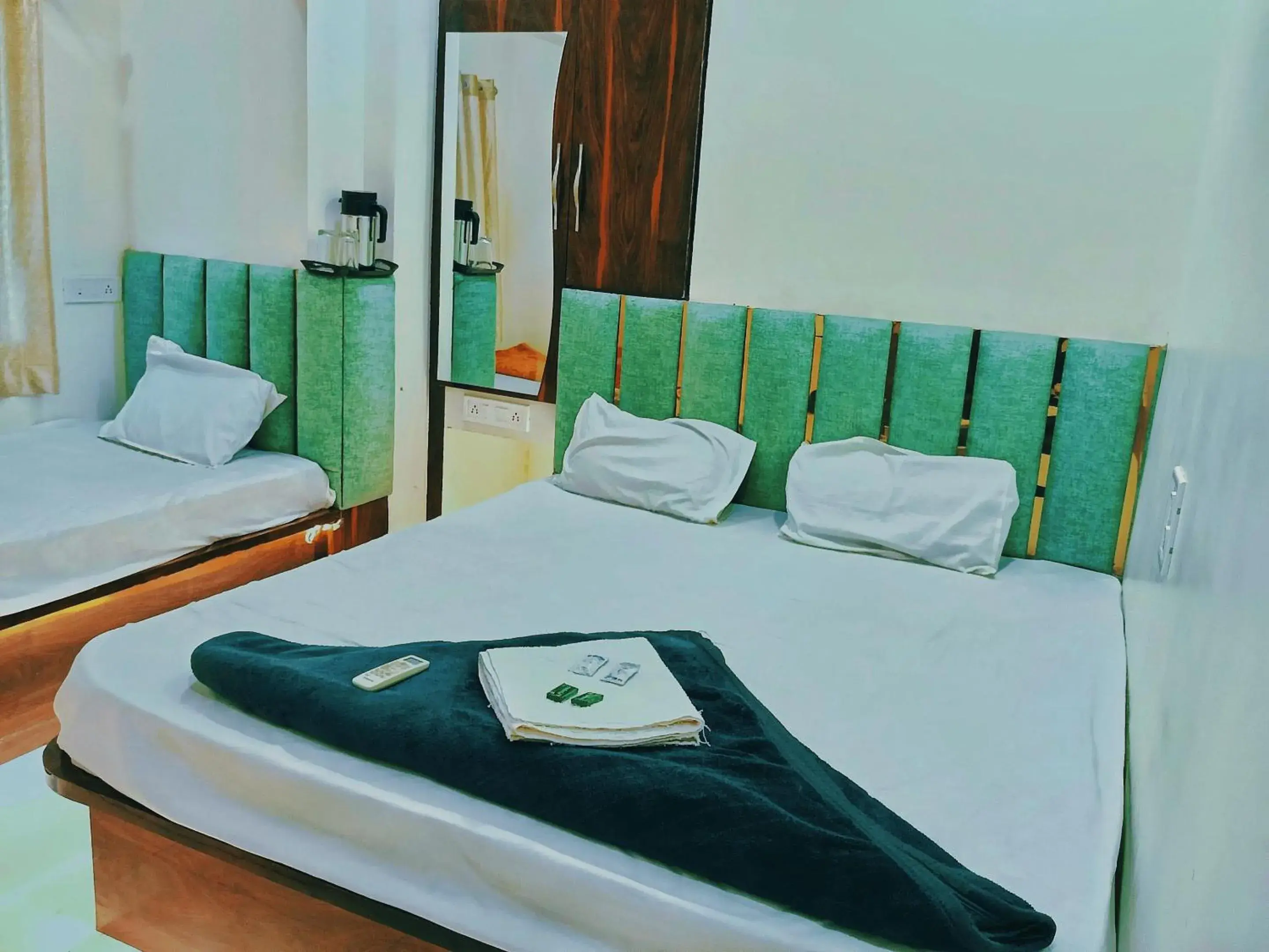 Hotel Aagman Palace - Near Mahakal Temple Hotel Aagman Palace - Near Mahakal Temple