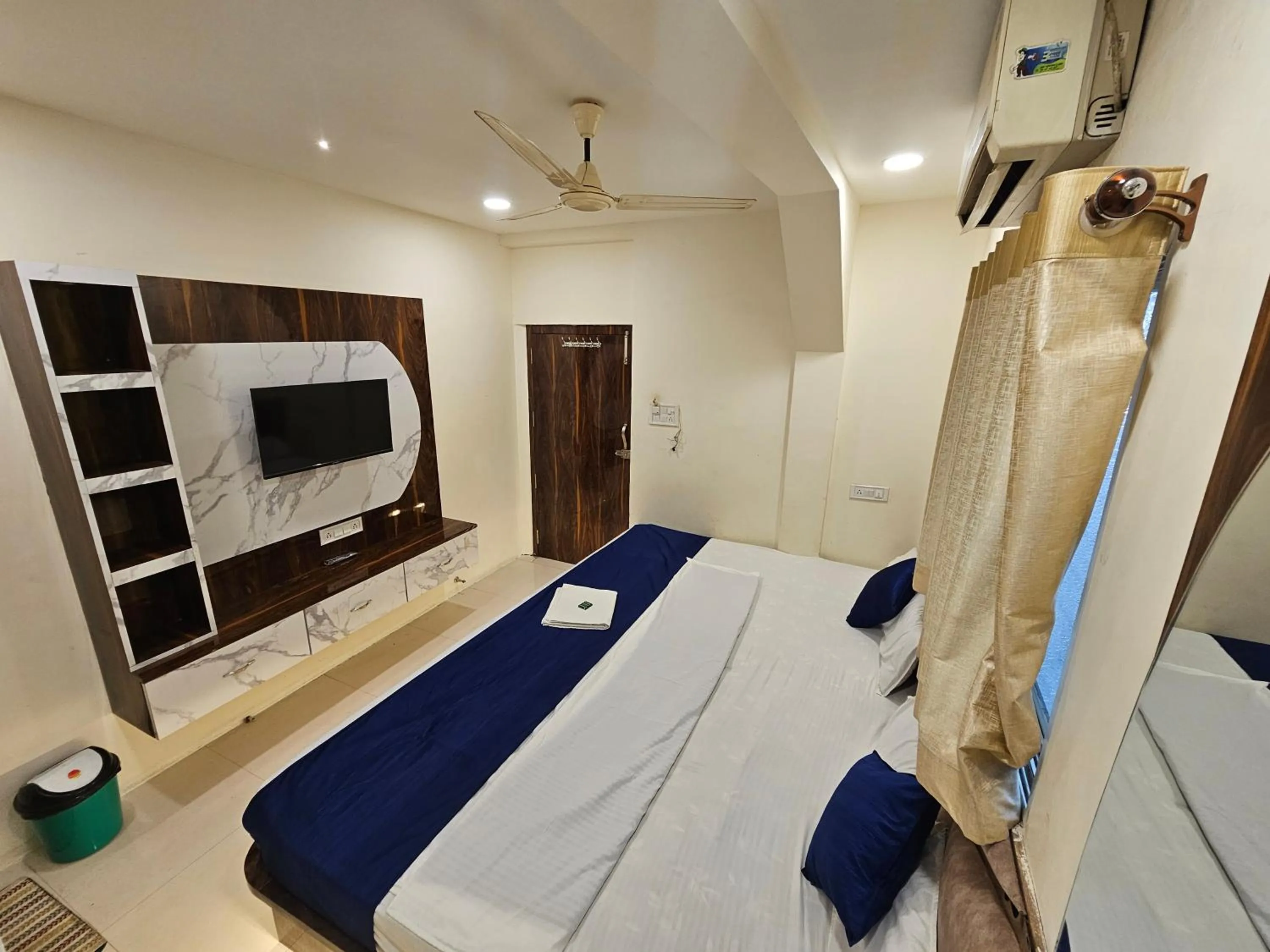 View (from property/room), Bed in Hotel Aagman Palace - Near Mahakal Temple
