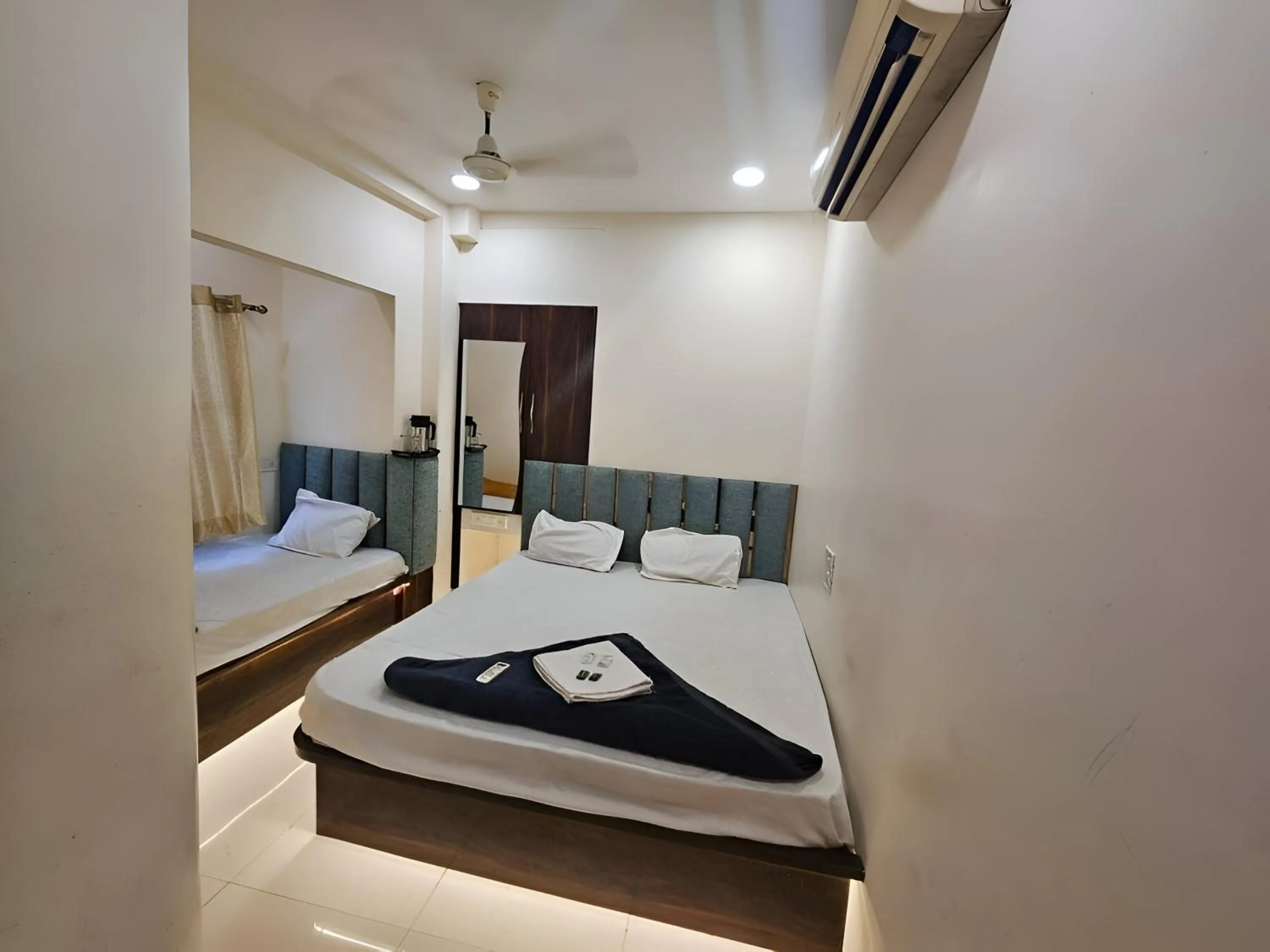 Bed in Hotel Aagman Palace - Near Mahakal Temple