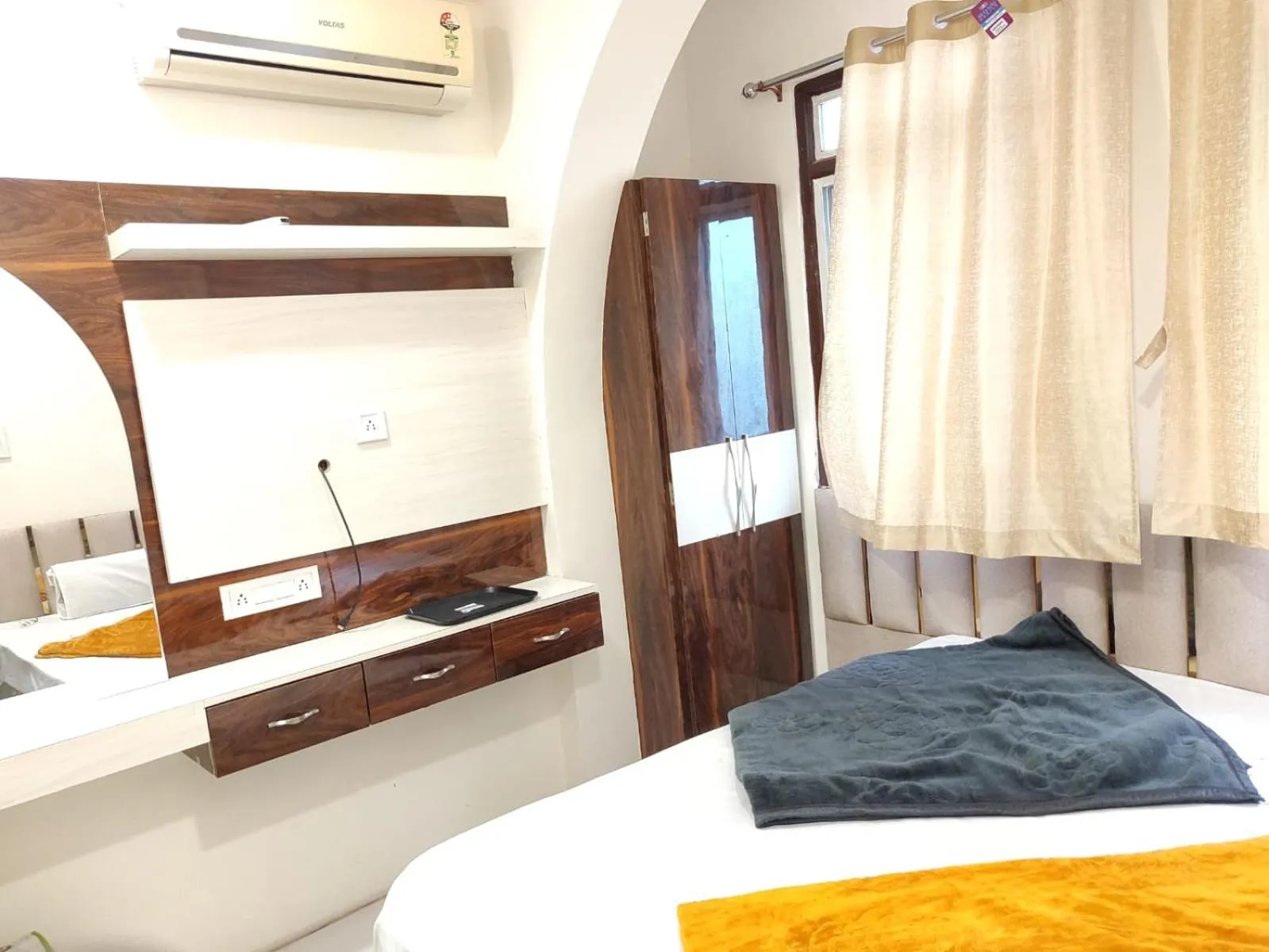 Bed in Hotel Aagman Palace - Near Mahakal Temple