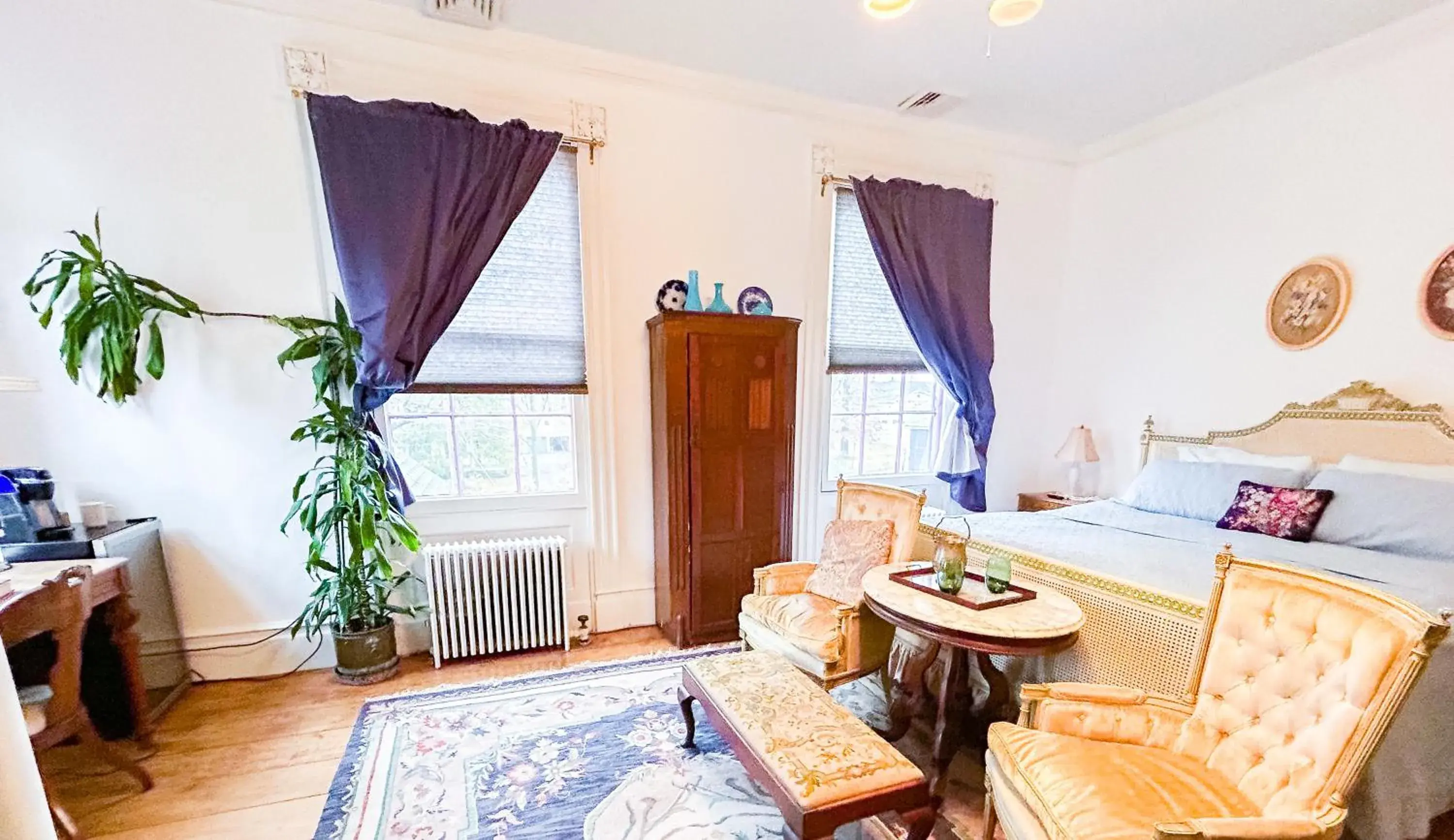 Deluxe Queen Suite in The Borland House Inn Deluxe Queen Suite in The Borland House Inn