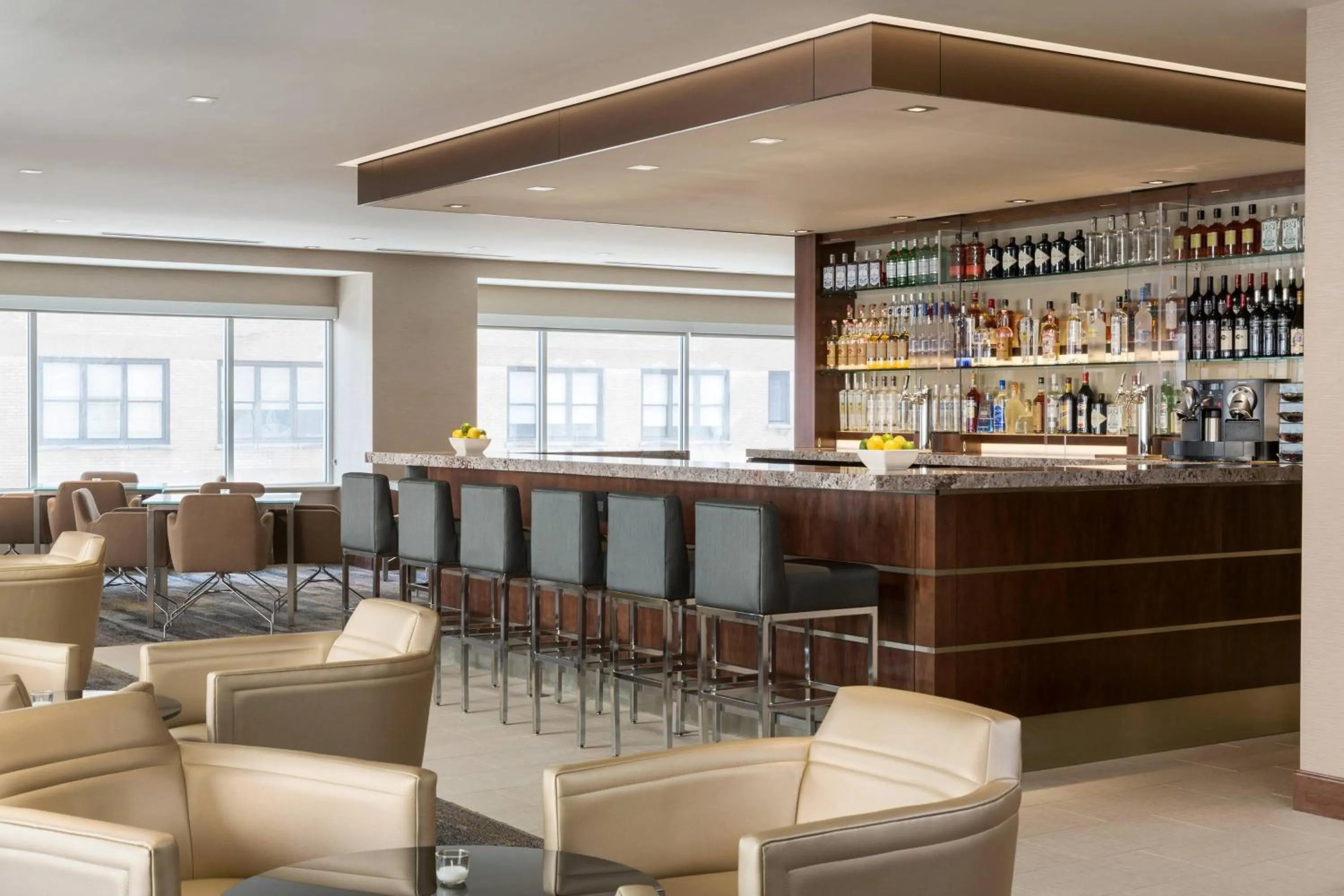 Lounge or bar in AC Hotel Chicago Downtown
