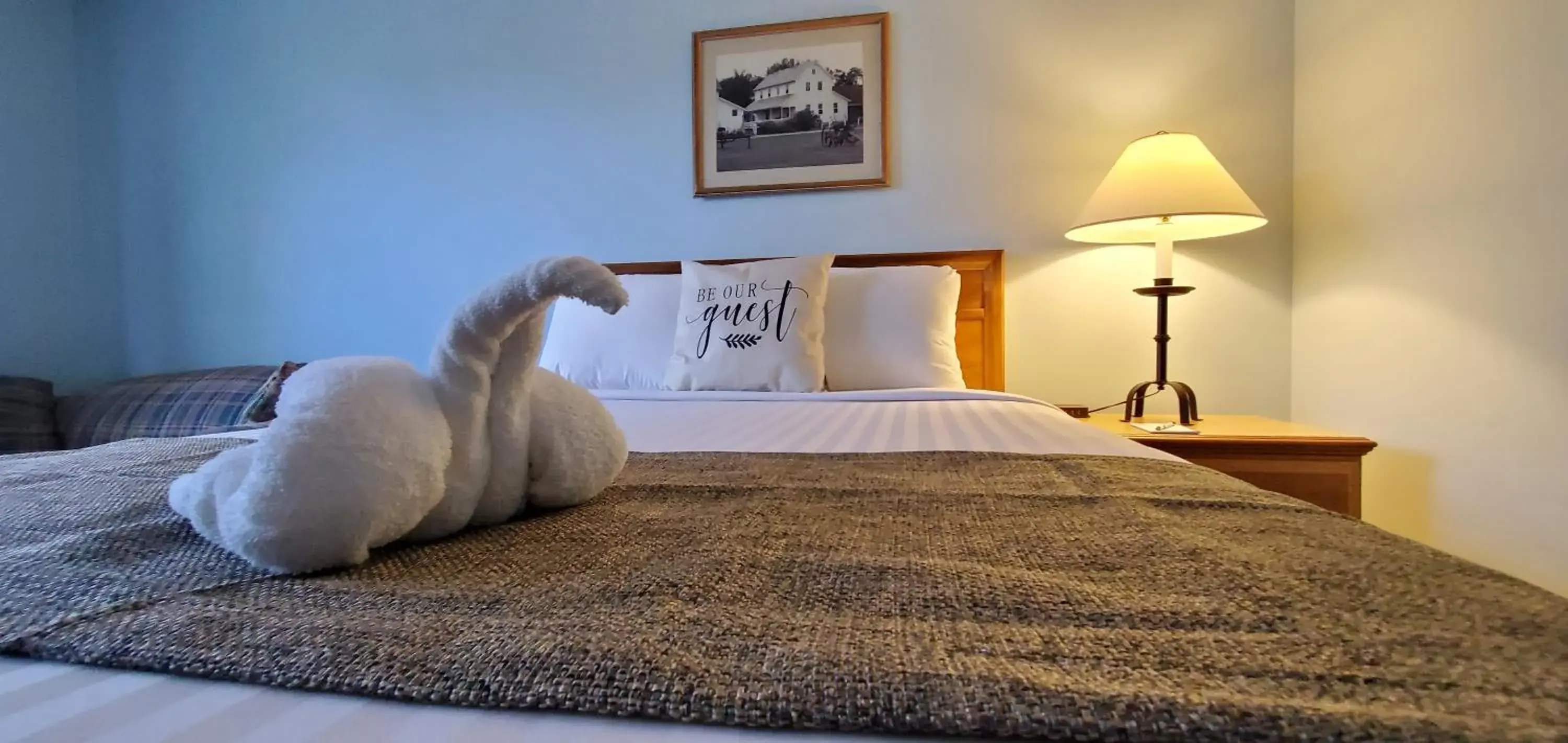 Bedroom, Bed in Amish Inn Bedroom, Bed in Amish Inn