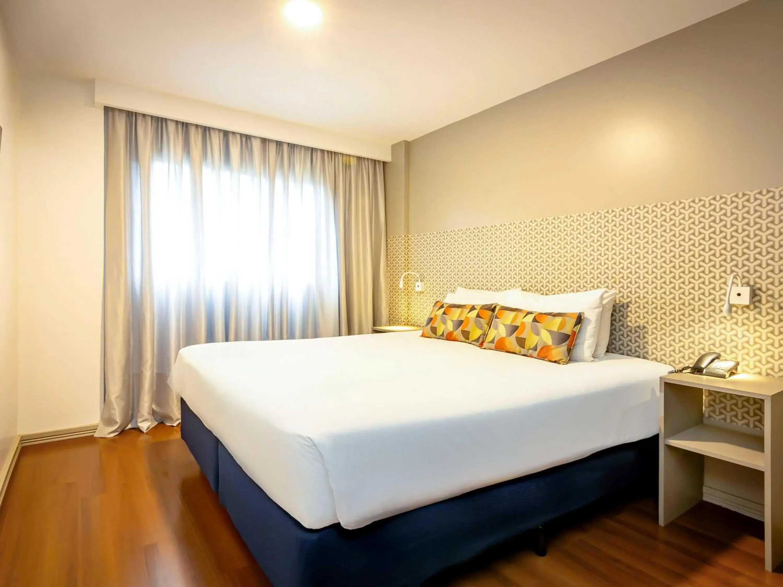 Bedroom, Bed in Mercure Curitiba 7 de Setembro Bedroom, Bed in Mercure Curitiba 7 de Setembro