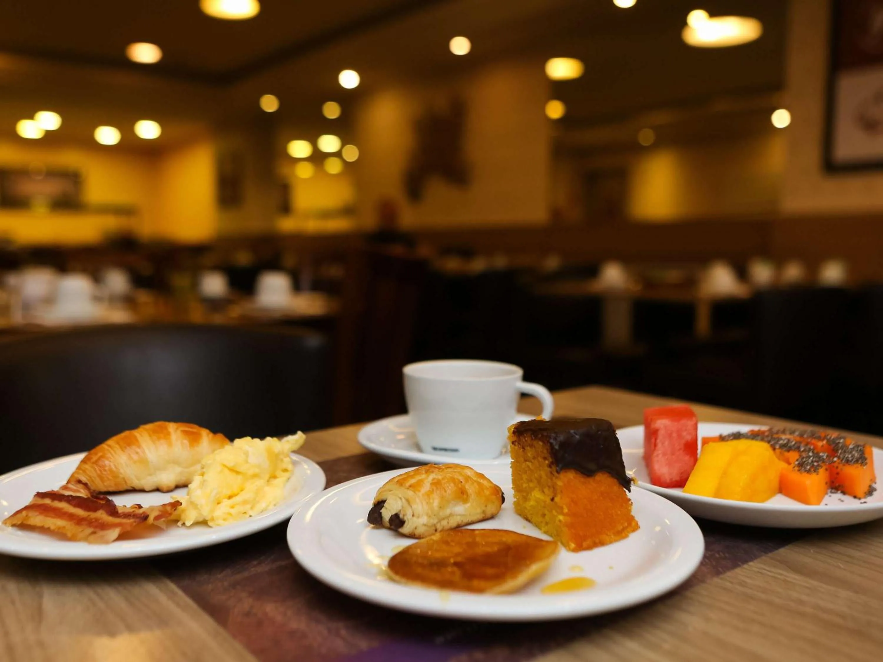 Restaurant/places to eat in Mercure Curitiba 7 de Setembro