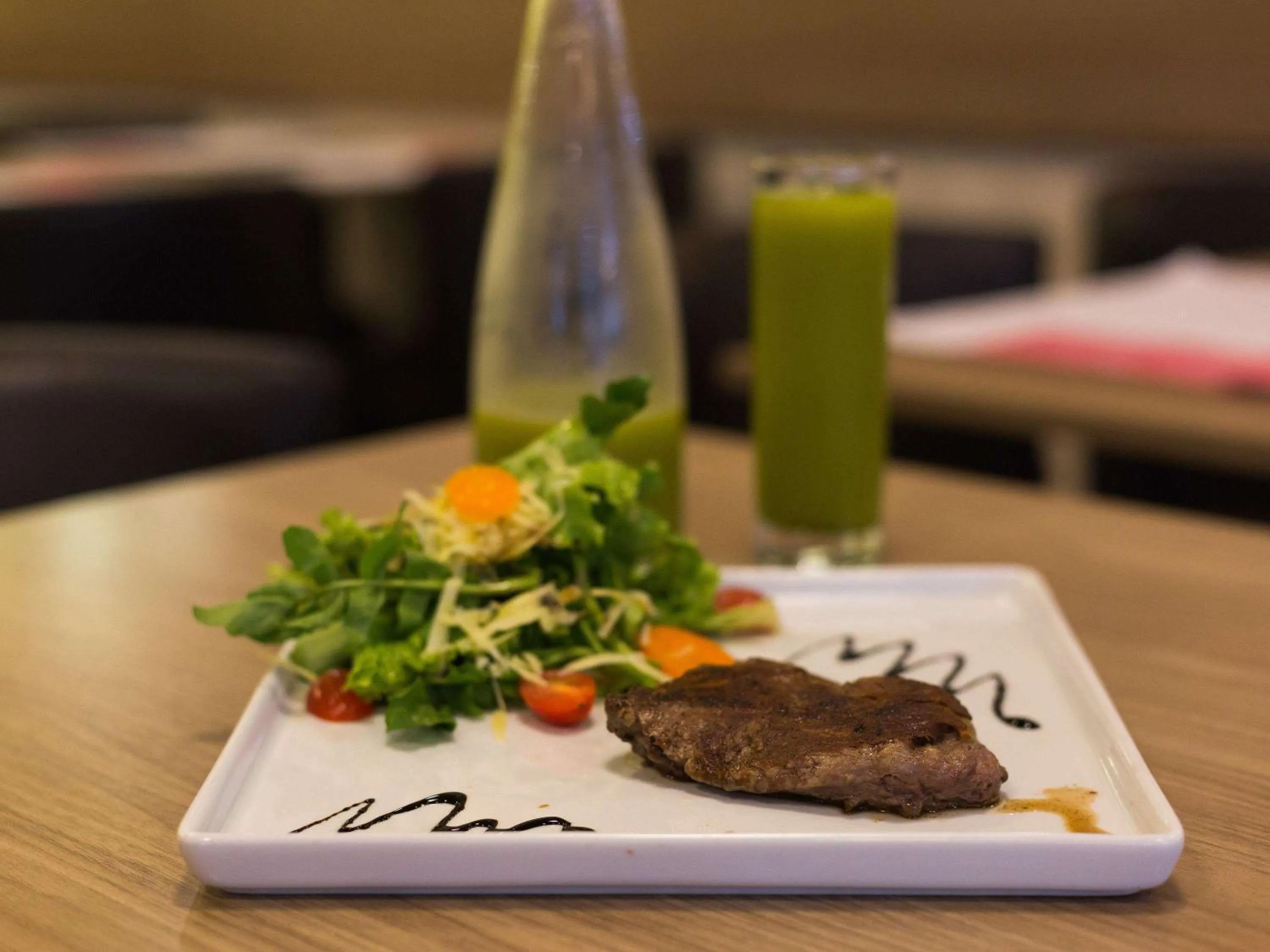 Restaurant/places to eat in Mercure Curitiba 7 de Setembro