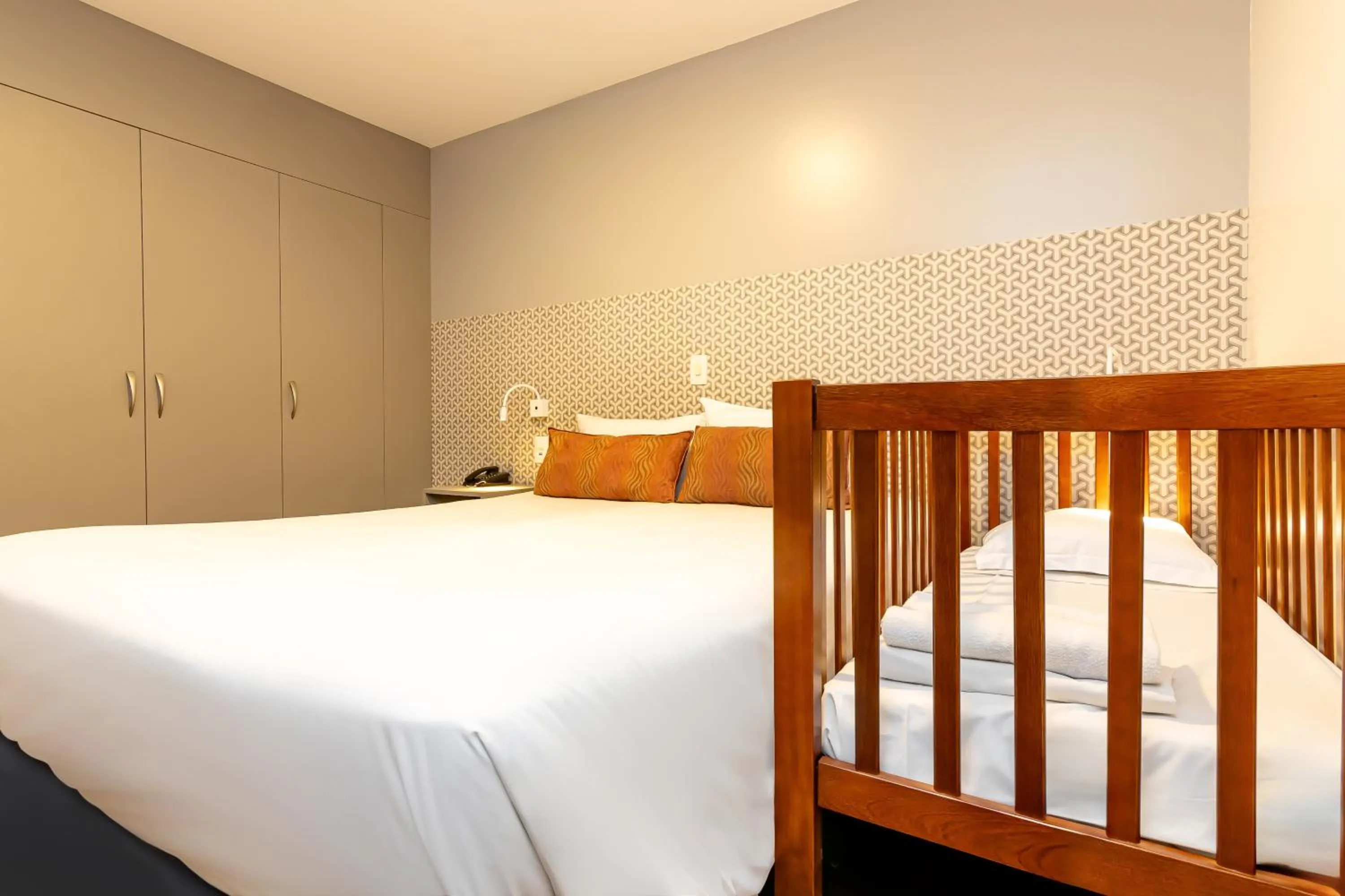 Photo of the whole room, Bed in Mercure Curitiba 7 de Setembro