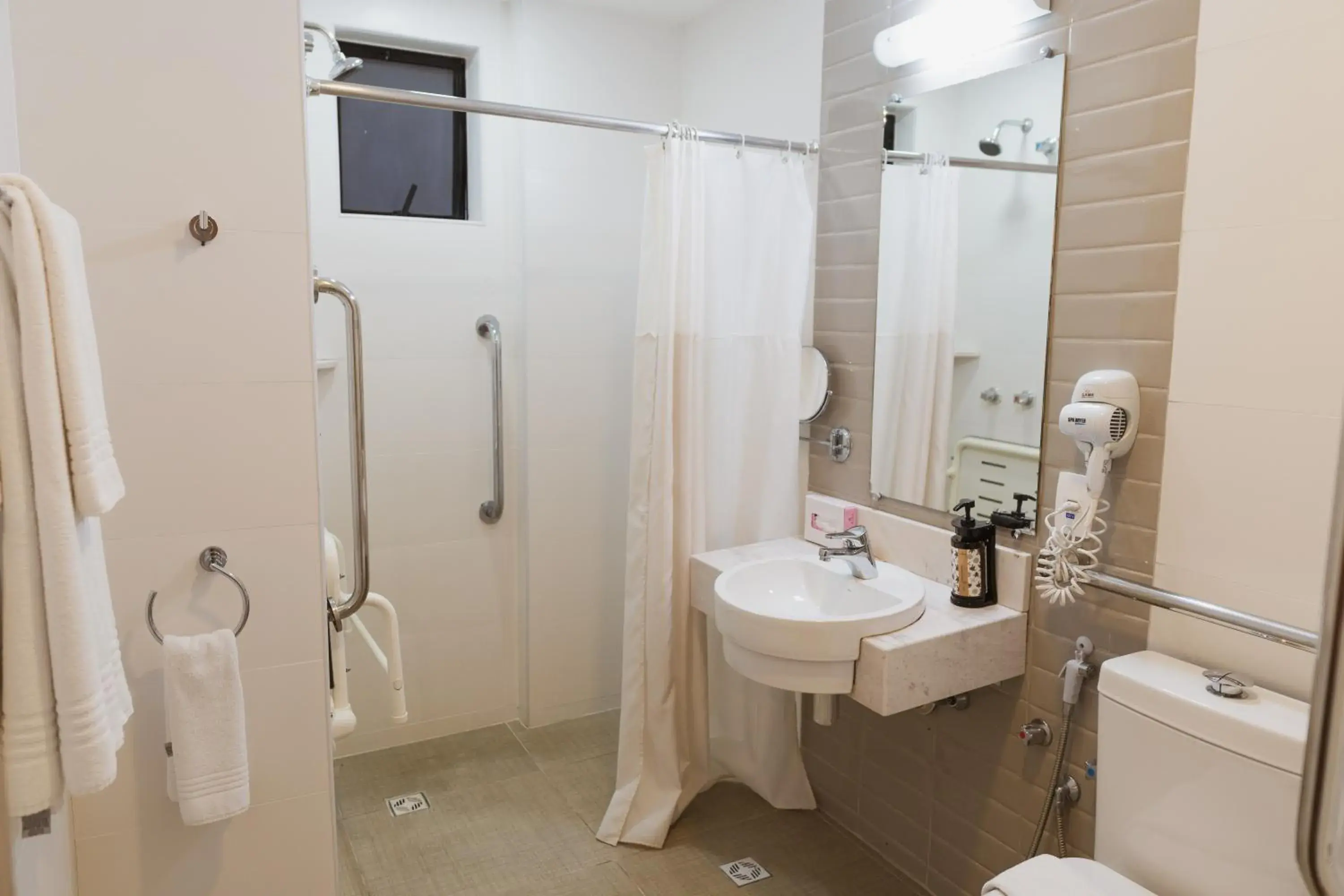 Bathroom in Intercity Curitiba 7 de Setembro Bathroom in Intercity Curitiba 7 de Setembro