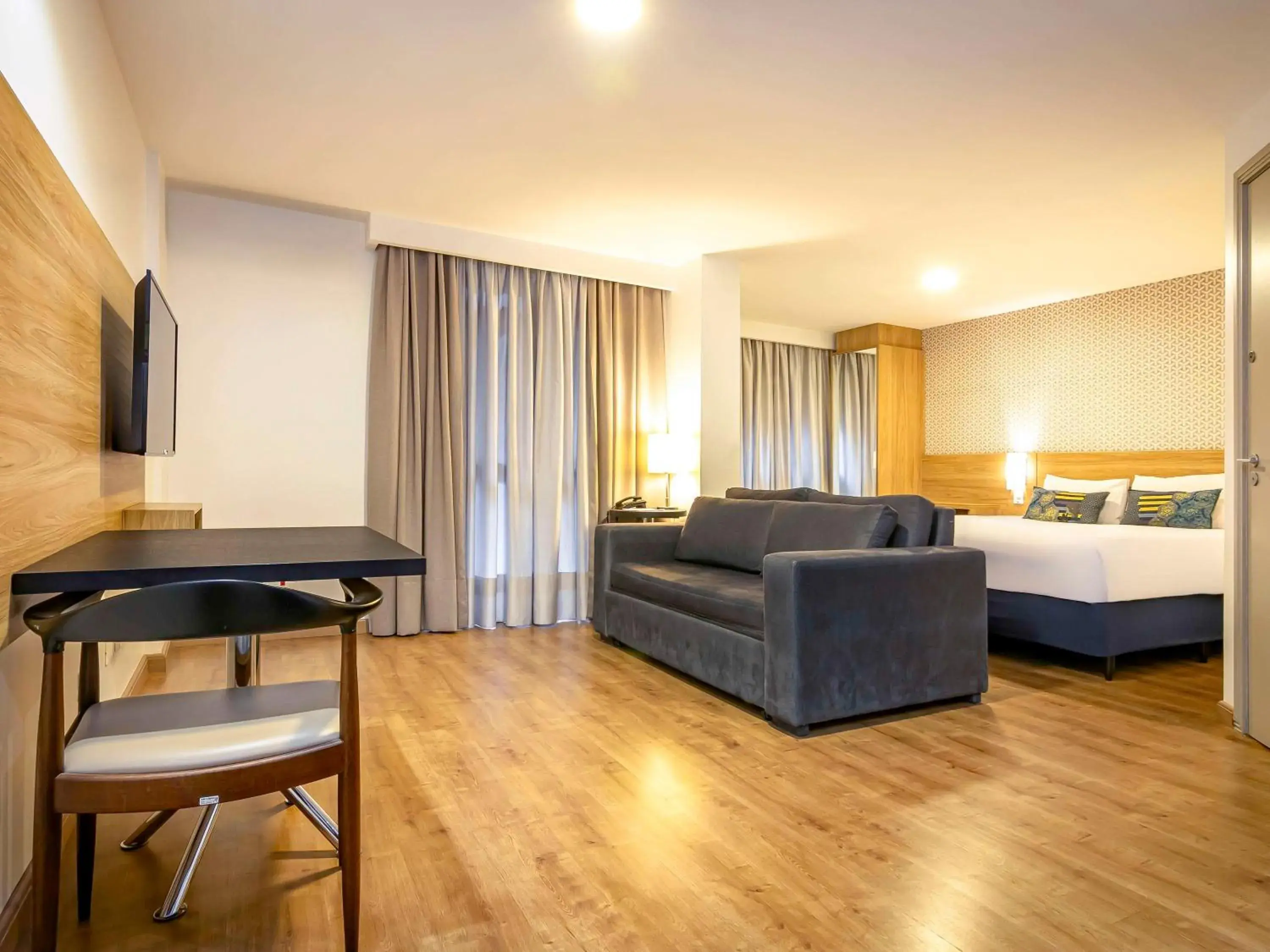 Bedroom, Bed in Mercure Curitiba 7 de Setembro Bedroom, Bed in Mercure Curitiba 7 de Setembro