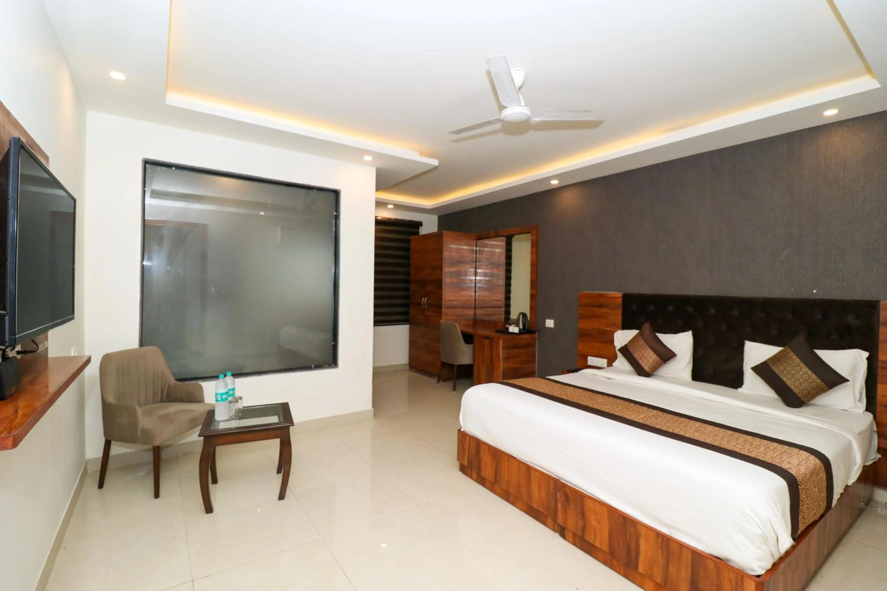 Photo of the whole room, Bed in Hotel Vertu IGI Delhi Airport By OPO,Free Airport Pickup & Drop