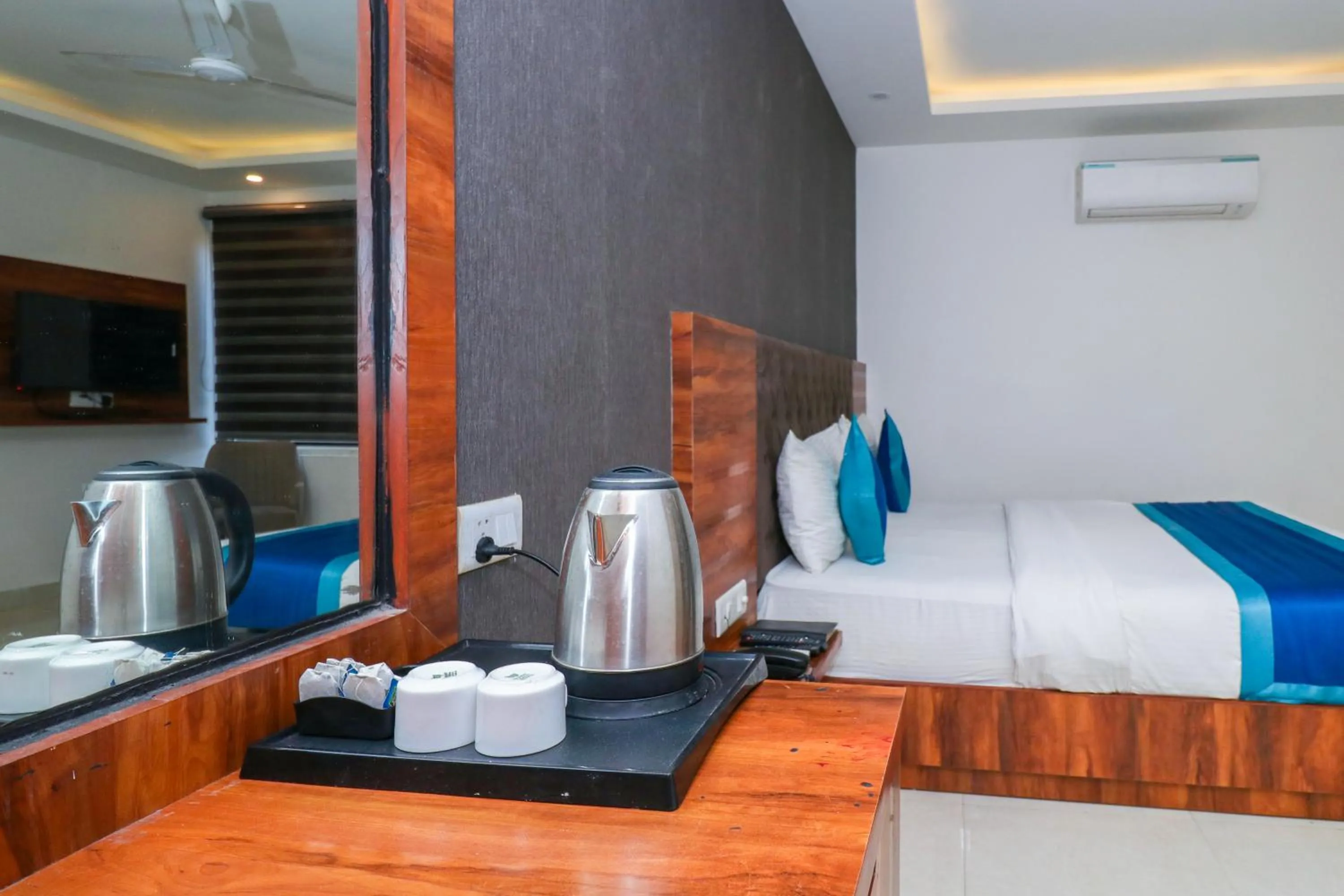 Bed in Hotel Vertu IGI Delhi Airport By OPO,Free Airport Pickup & Drop