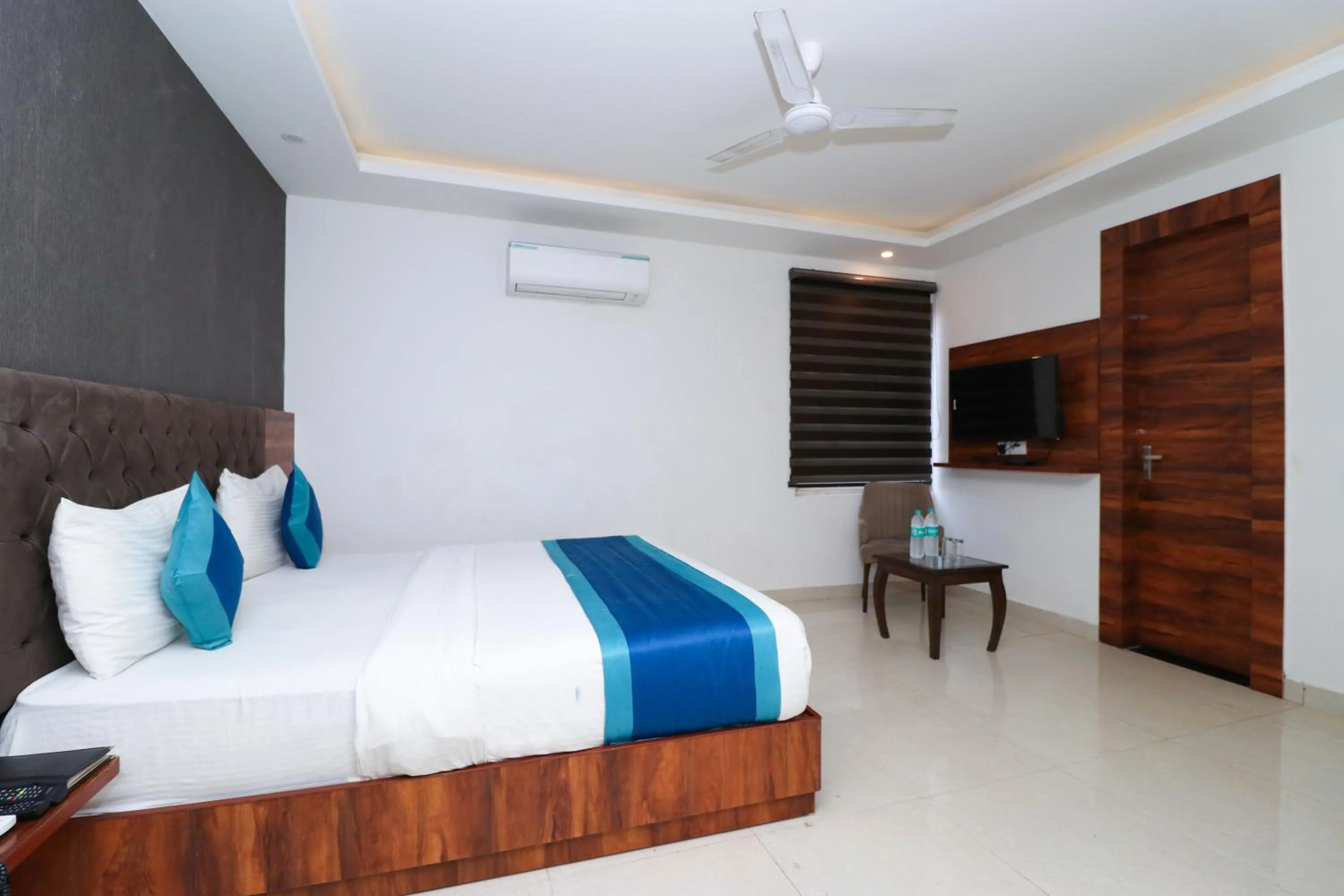 Bed in Hotel Vertu IGI Delhi Airport By OPO,Free Airport Pickup & Drop