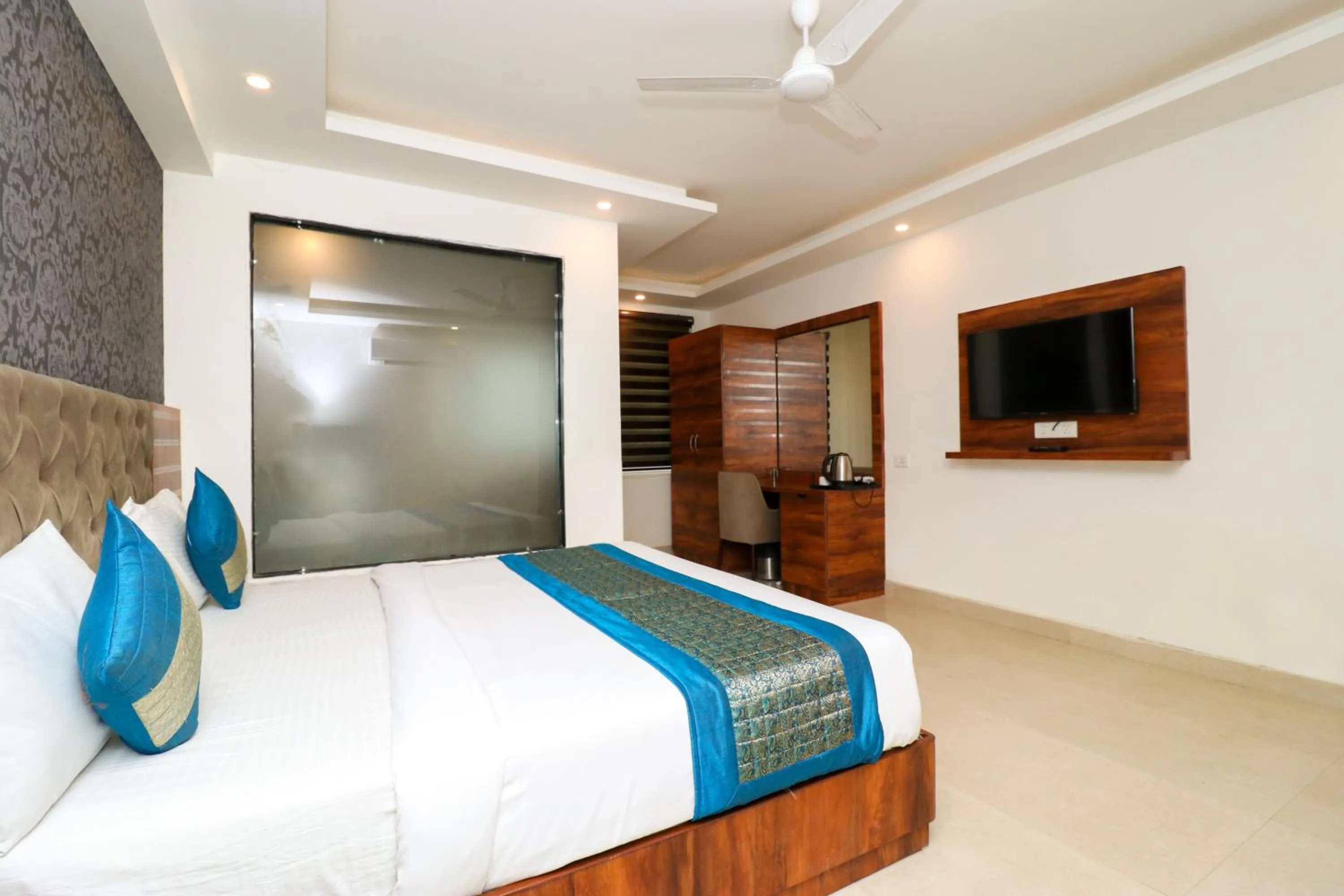Photo of the whole room, Bed in Hotel Vertu IGI Delhi Airport By OPO,Free Airport Pickup & Drop