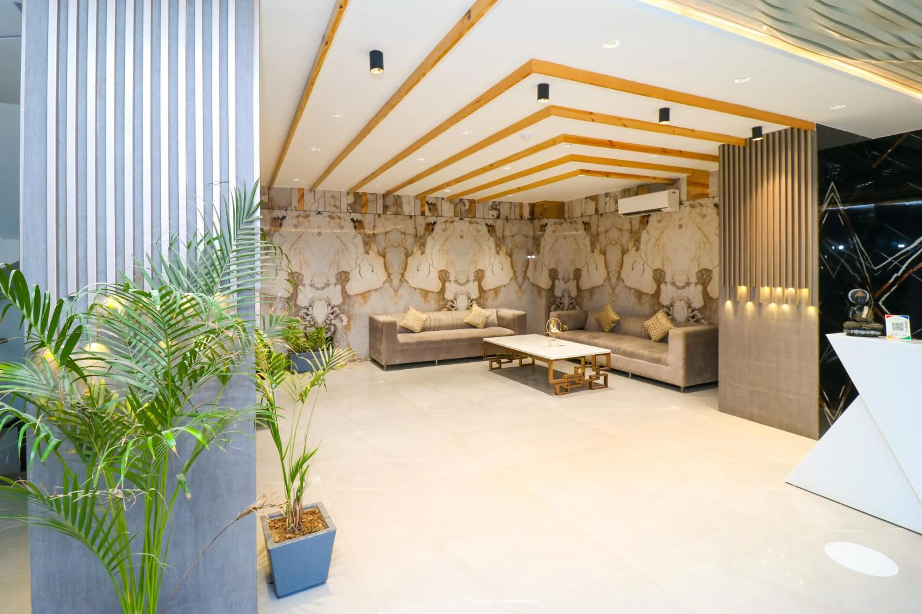Lobby or reception in Hotel Vertu IGI Delhi Airport By OPO,Free Airport Pickup & Drop
