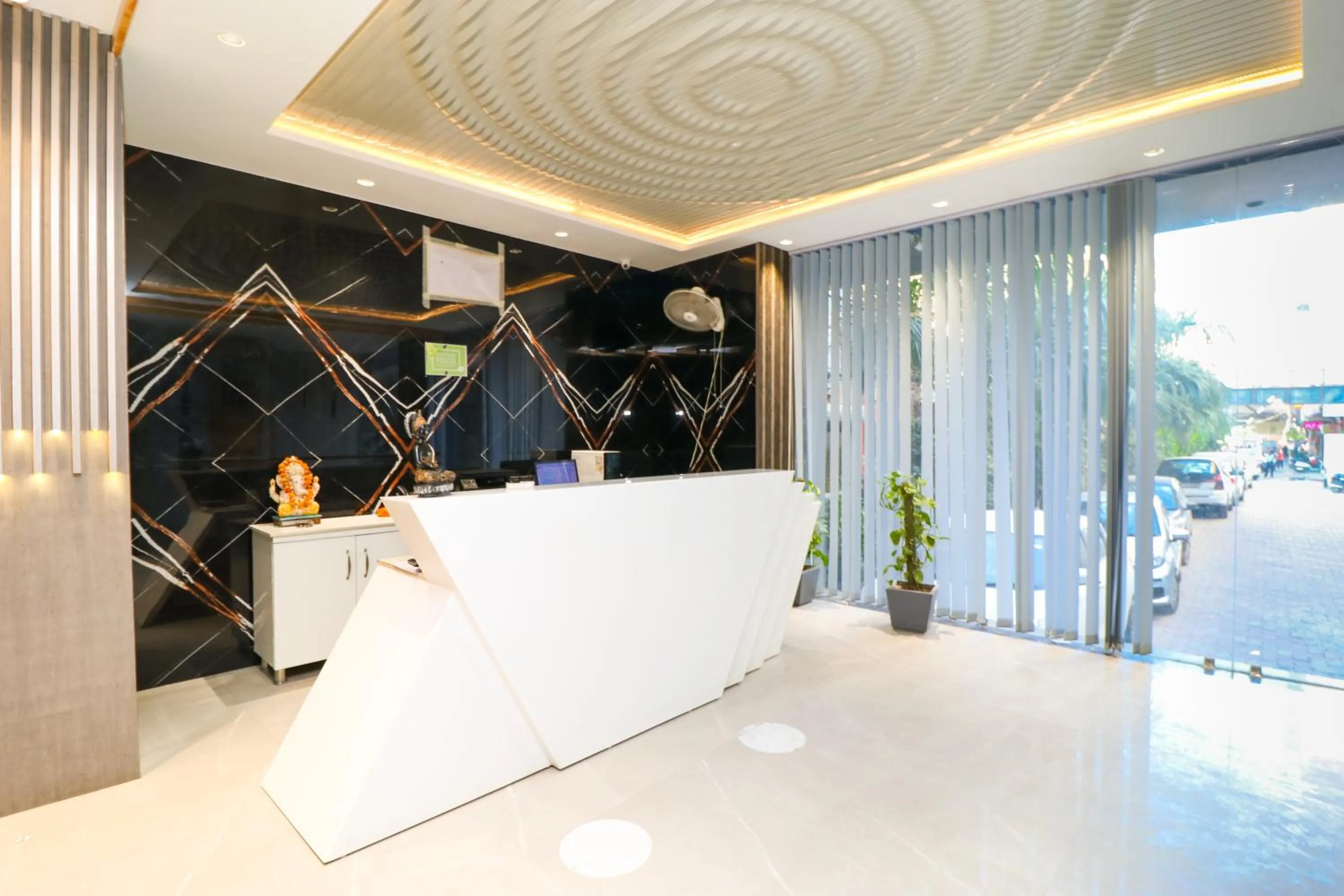 Lobby or reception in Hotel Vertu IGI Delhi Airport By OPO,Free Airport Pickup & Drop