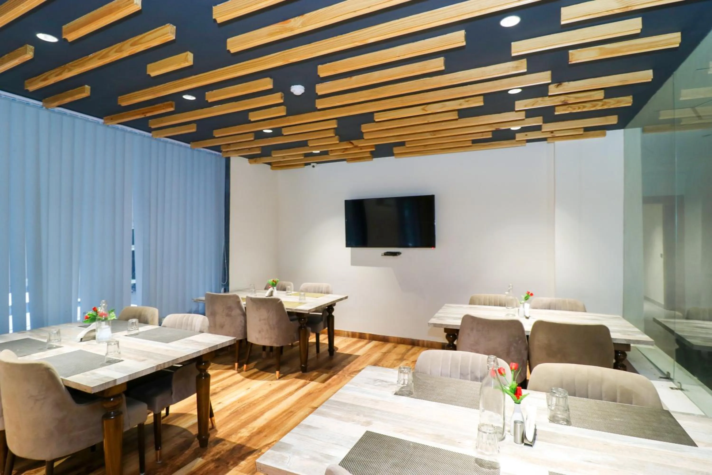 Restaurant/places to eat in Hotel Vertu IGI Delhi Airport By OPO,Free Airport Pickup & Drop