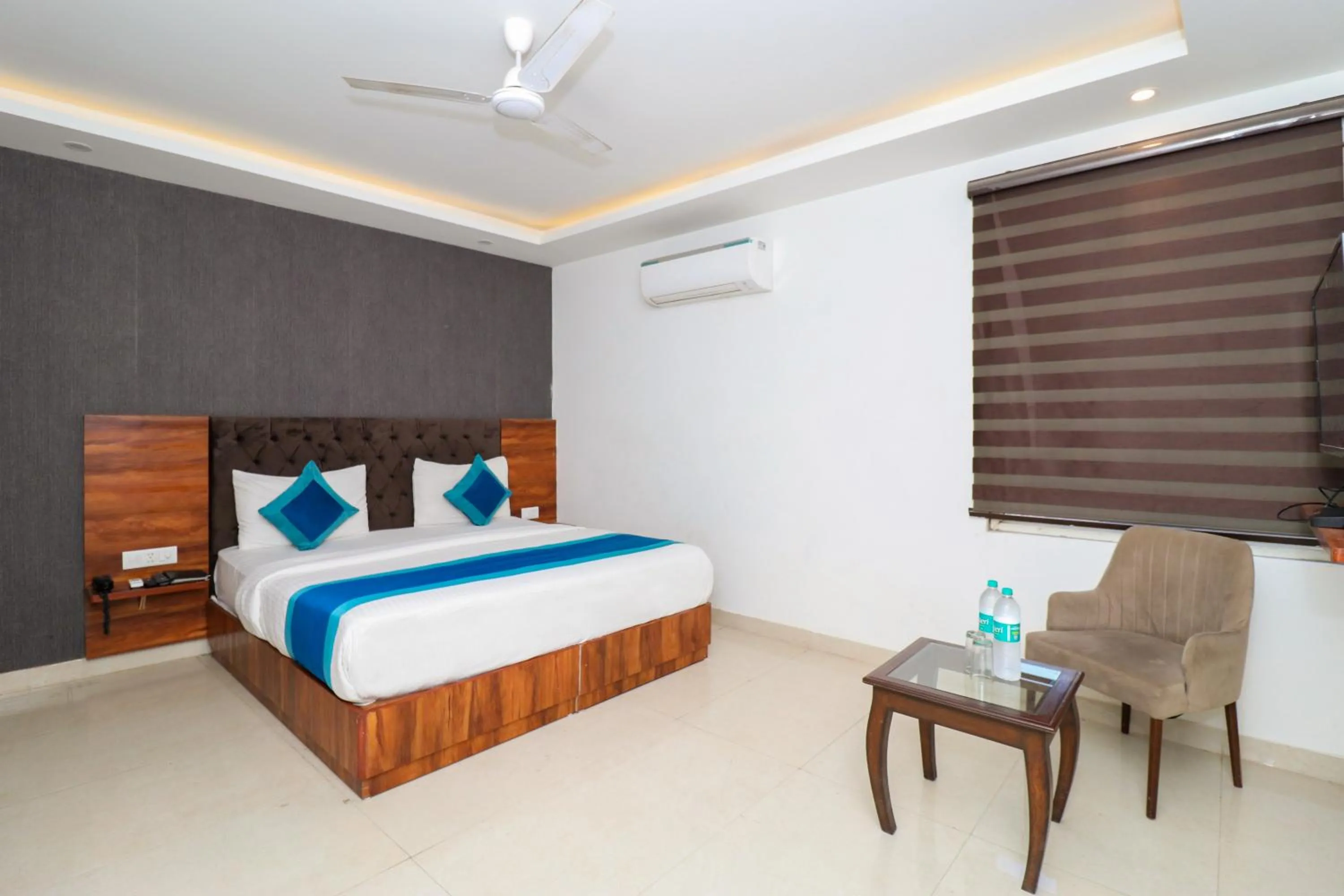 Bed in Hotel Vertu IGI Delhi Airport By OPO,Free Airport Pickup & Drop