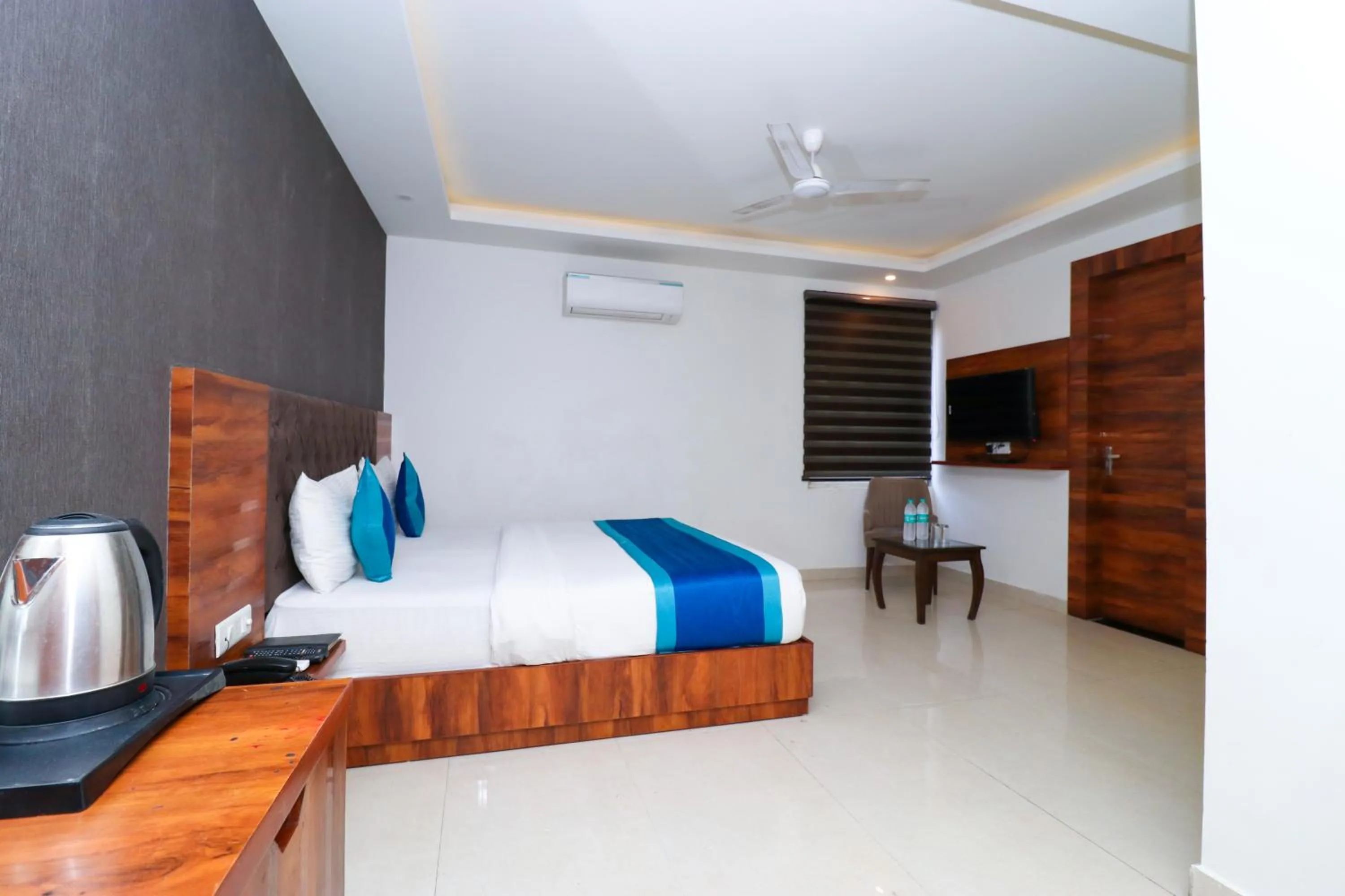 Bed in Hotel Vertu IGI Delhi Airport By OPO,Free Airport Pickup & Drop