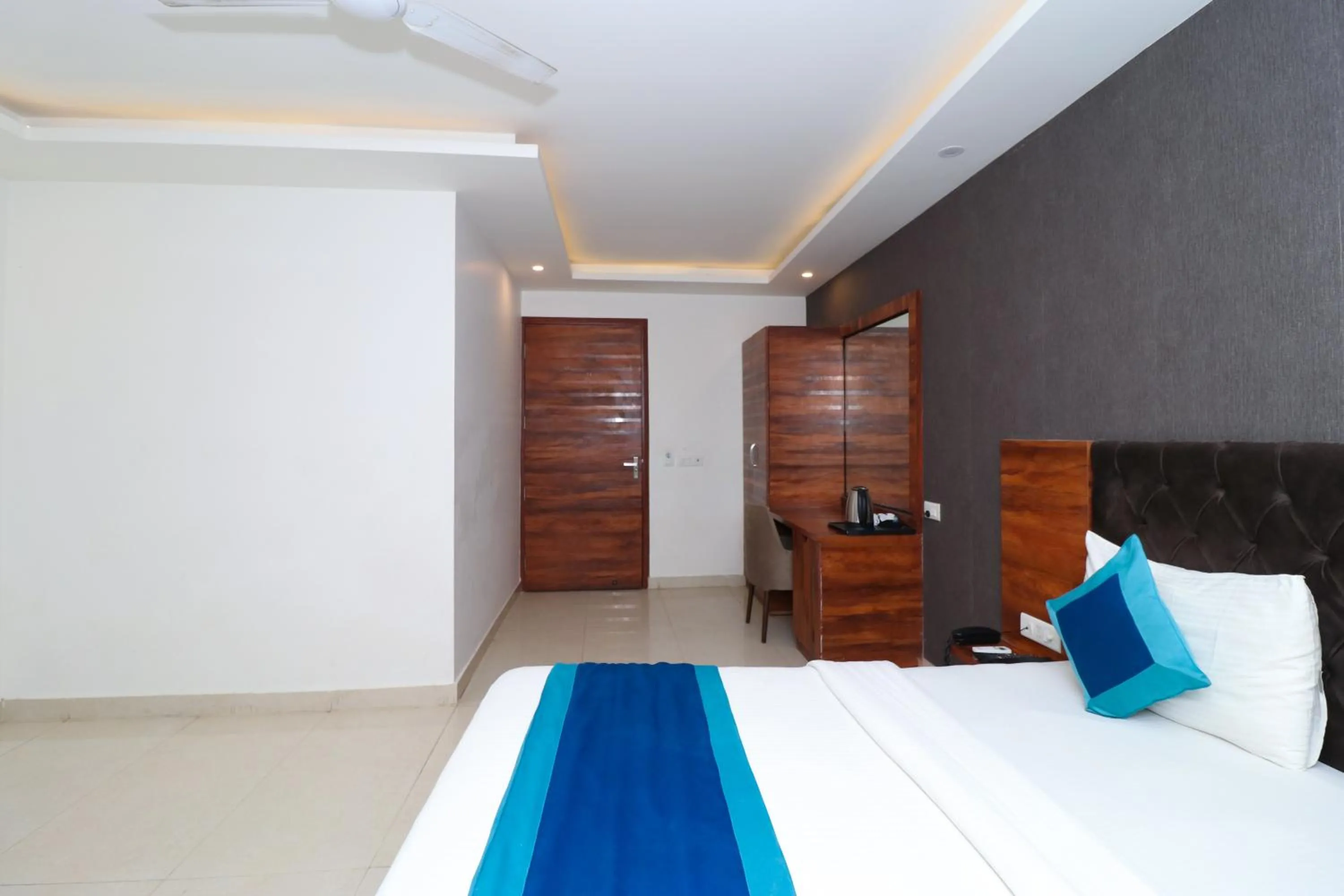 Bed in Hotel Vertu IGI Delhi Airport By OPO,Free Airport Pickup & Drop