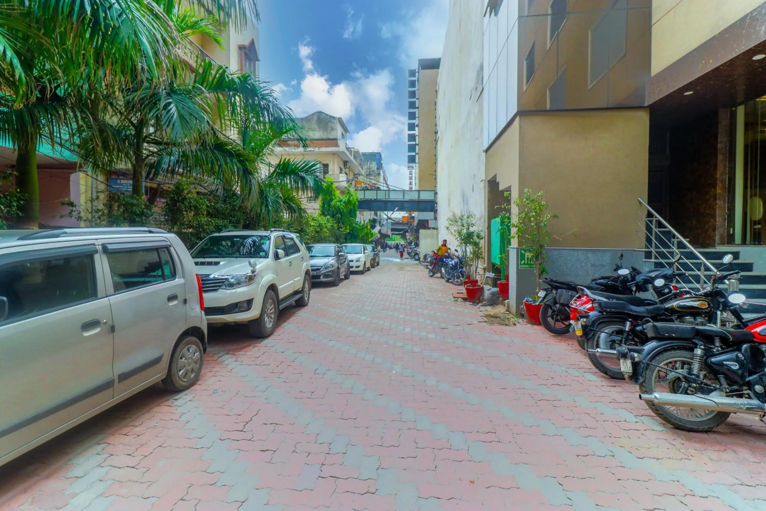 Parking in Hotel Vertu IGI Delhi Airport By OPO,Free Airport Pickup & Drop
