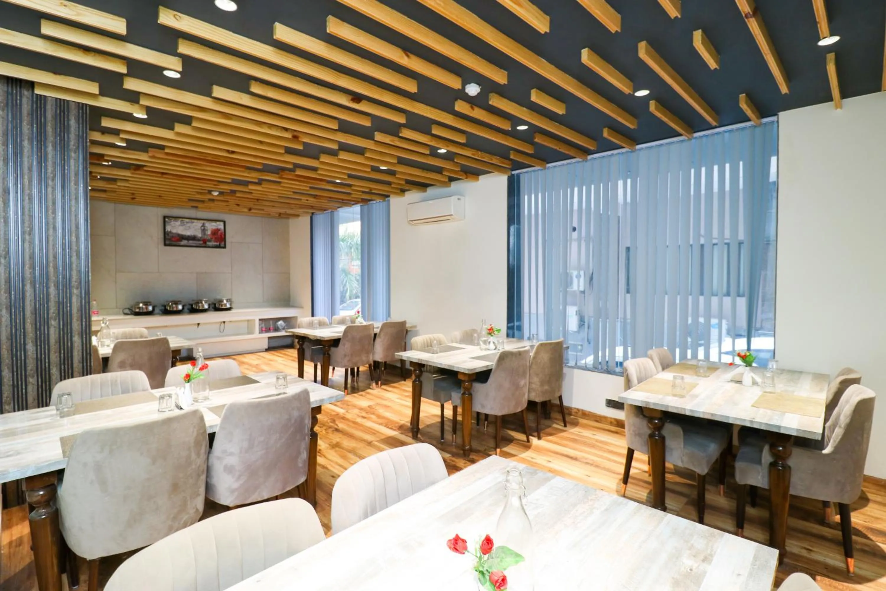 Restaurant/places to eat in Hotel Vertu IGI Delhi Airport By OPO,Free Airport Pickup & Drop