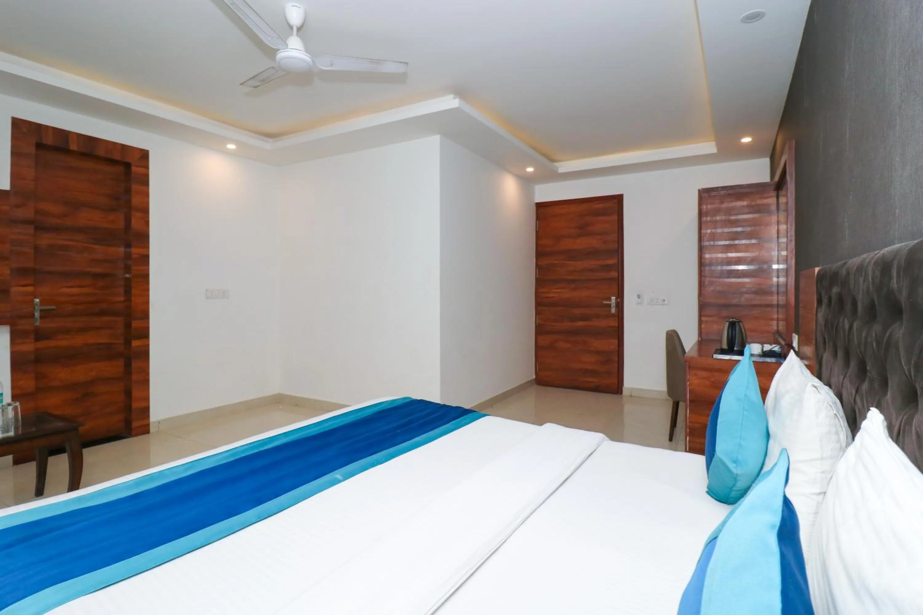 Bed in Hotel Vertu IGI Delhi Airport By OPO,Free Airport Pickup & Drop