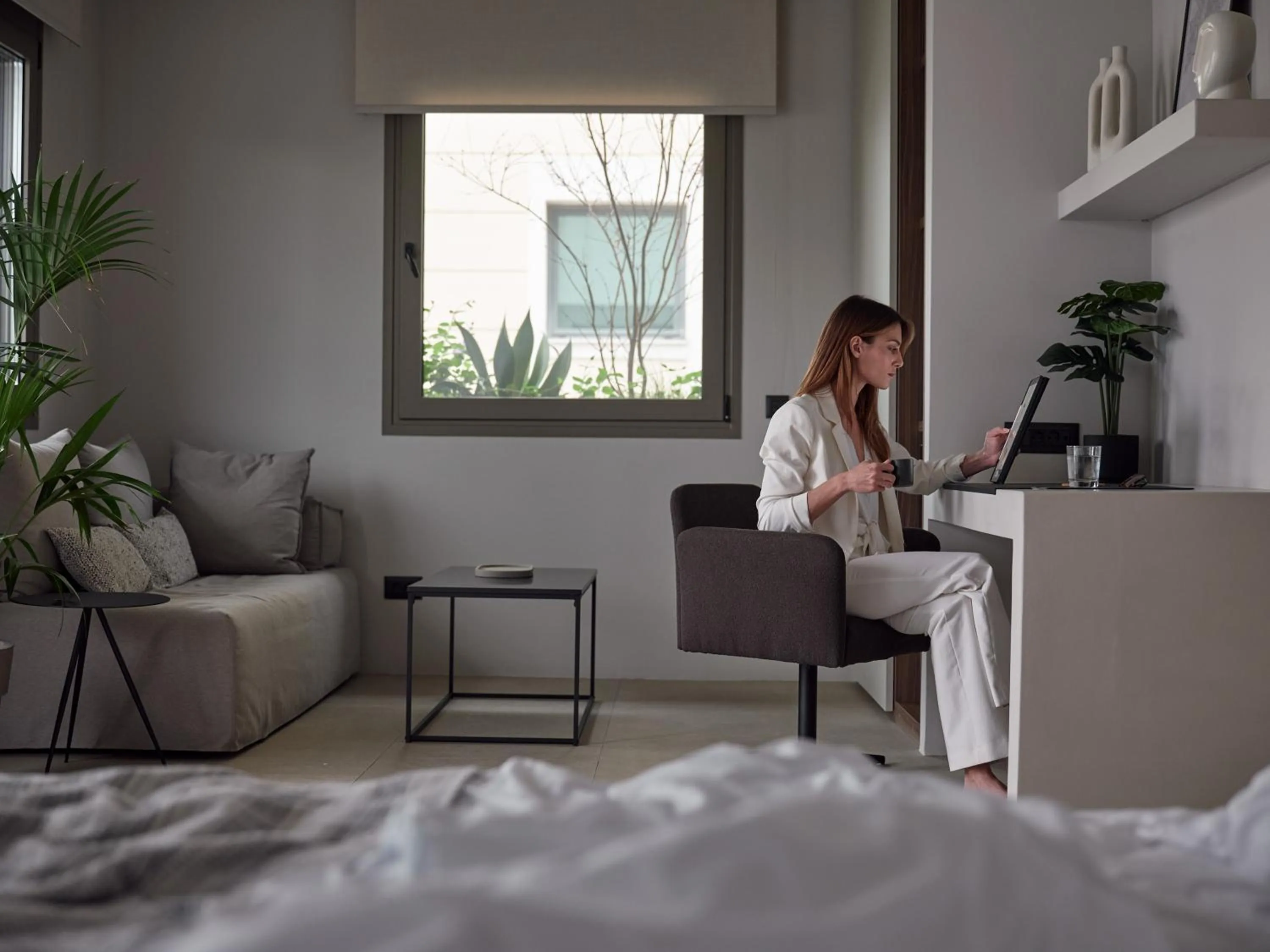 TV and multimedia in Bond Smart Living Suites