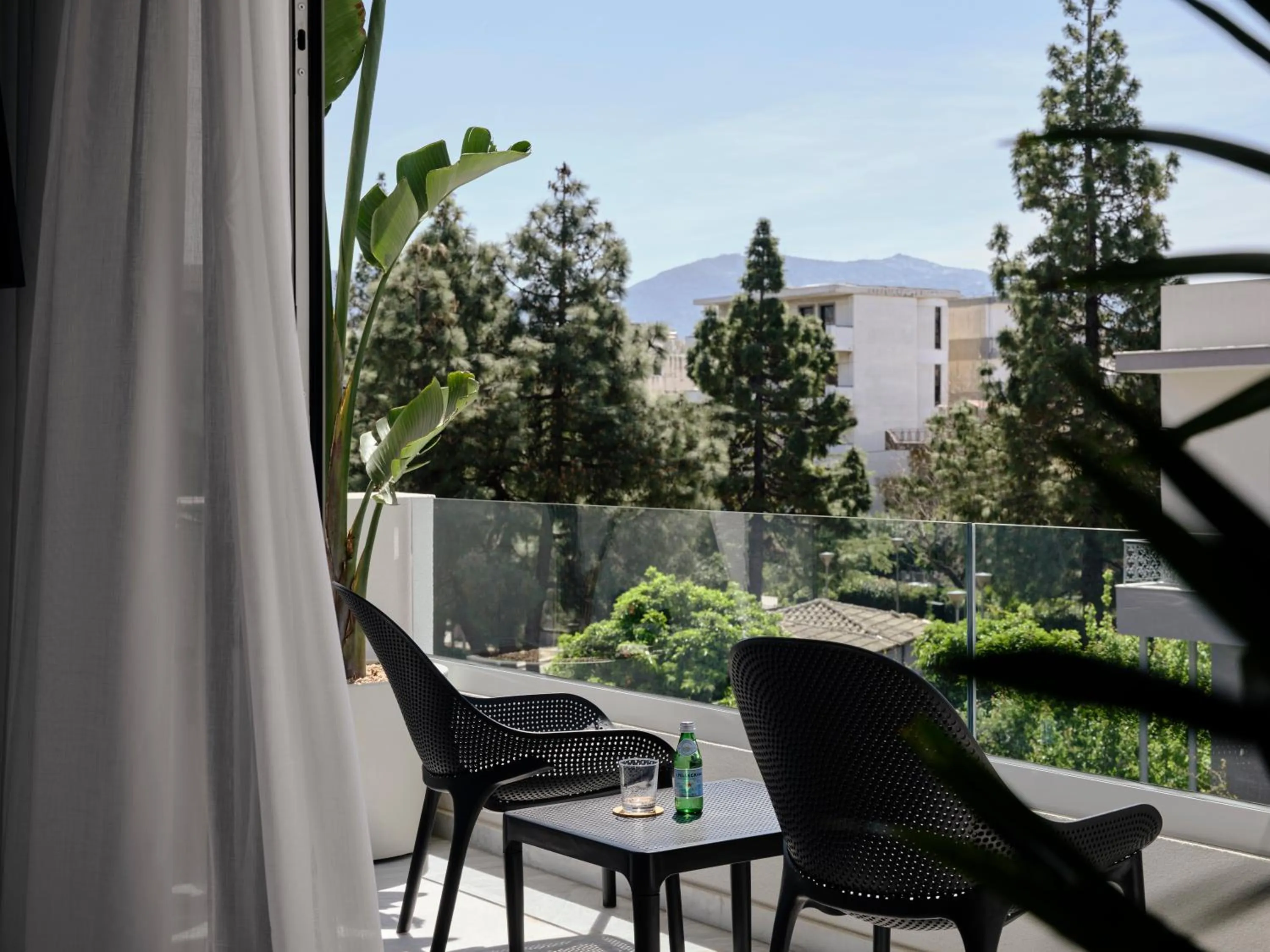 Spring in Bond Smart Living Suites