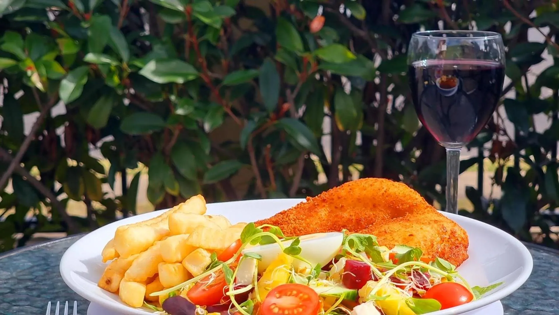 Food and drinks in Chinchilla White Gums Motor Inn