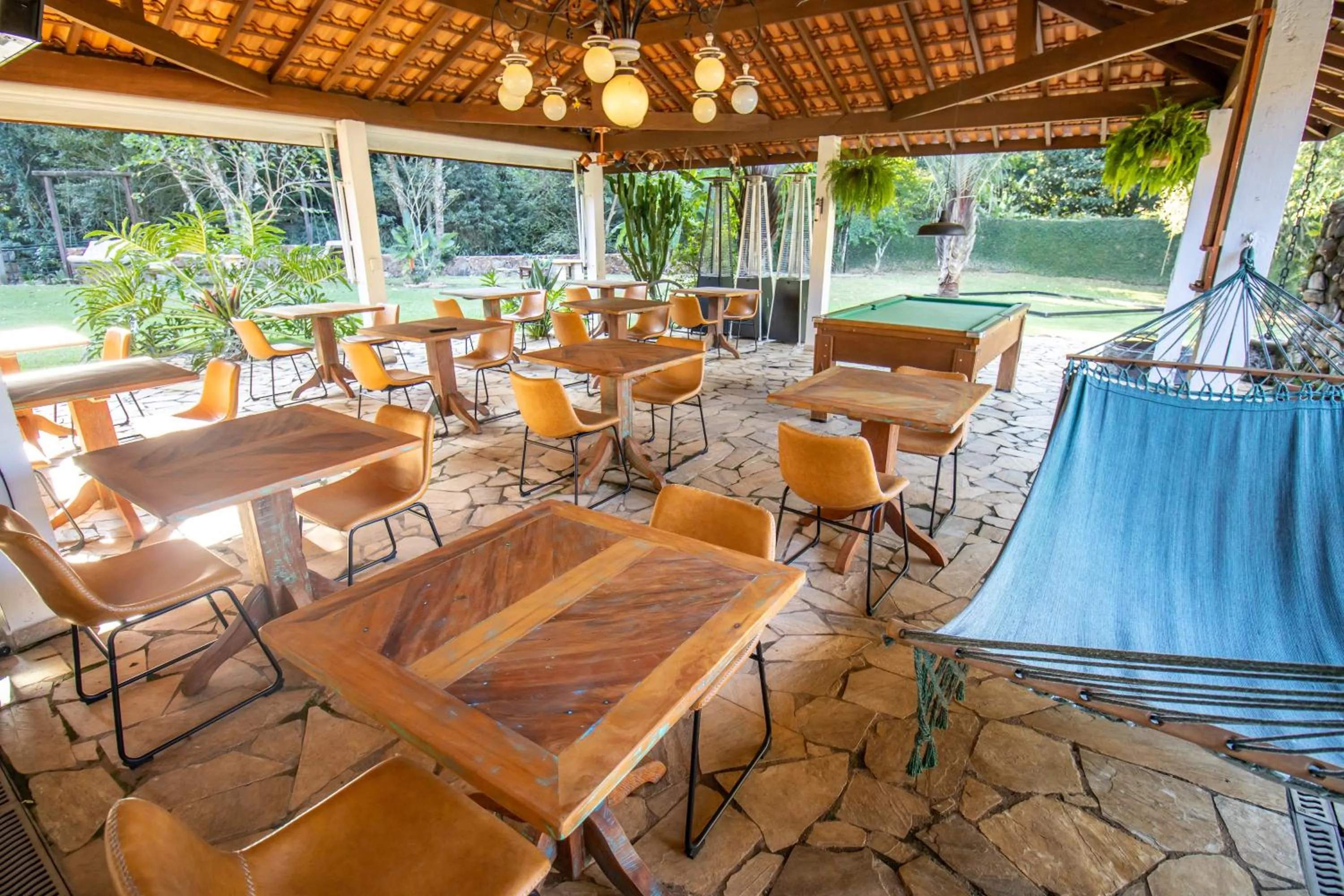 Restaurant/places to eat in Unalome Pousada