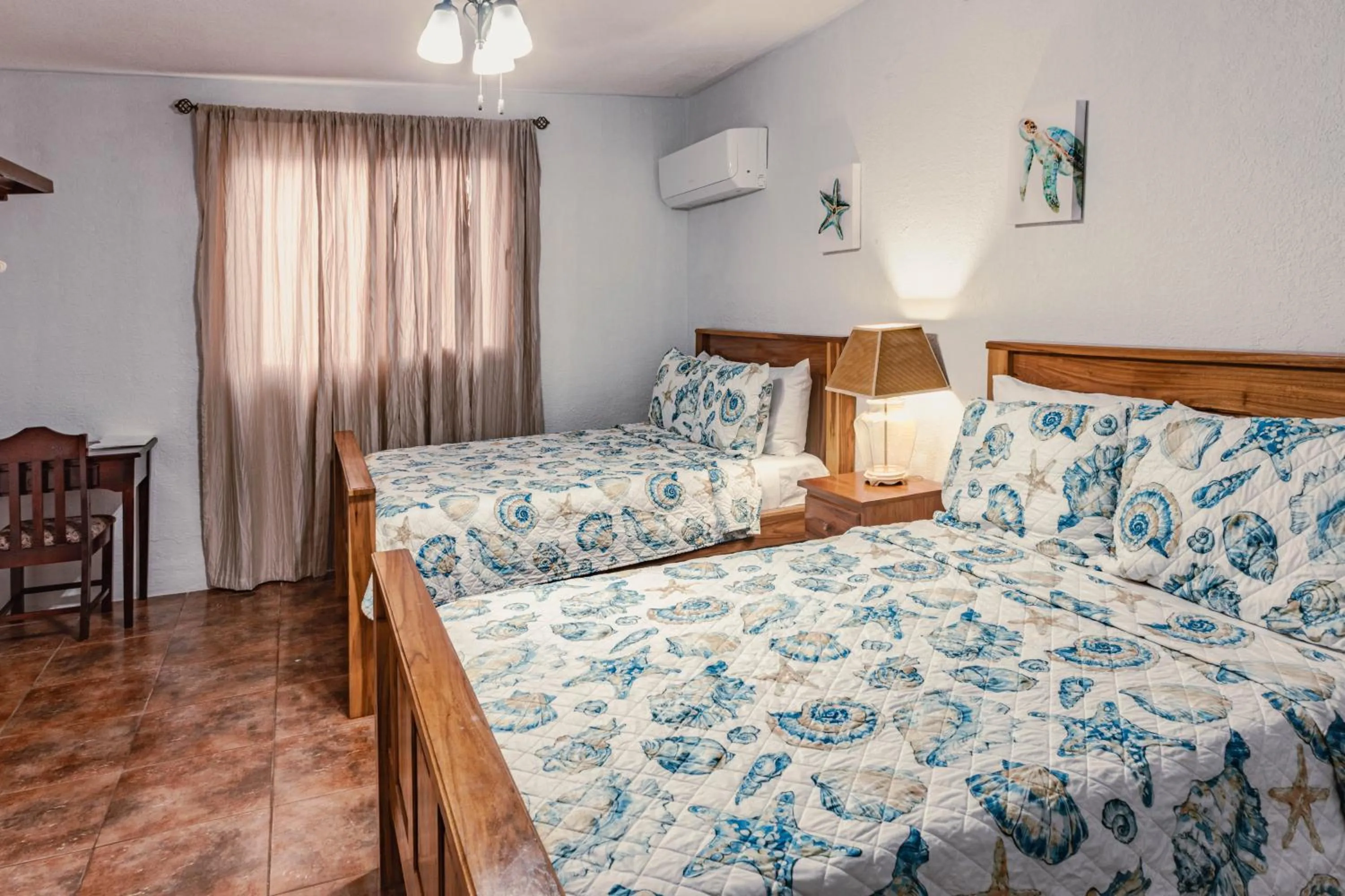 Bed in Bonefish Hotel