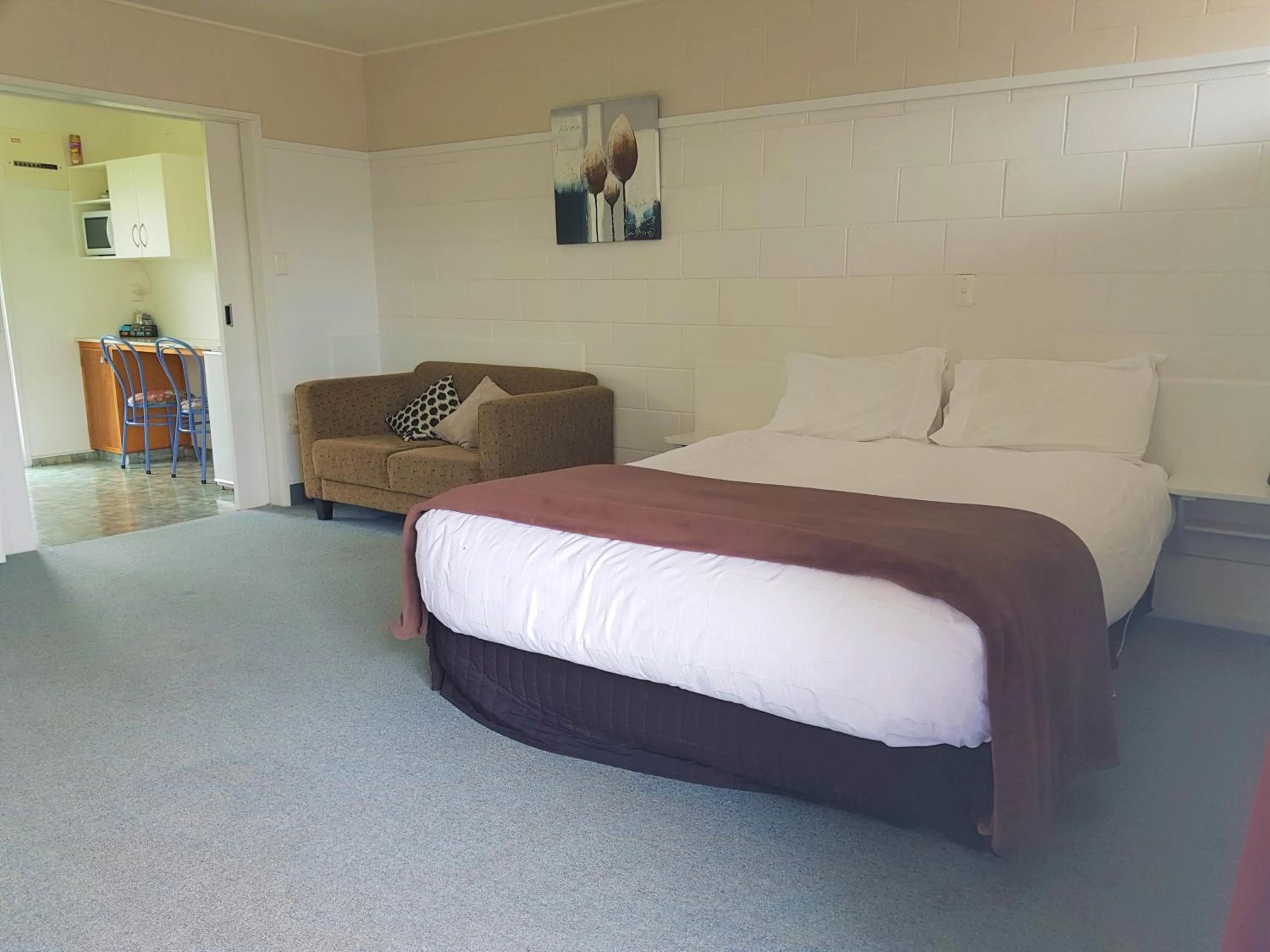Bed in Vista Motor Lodge