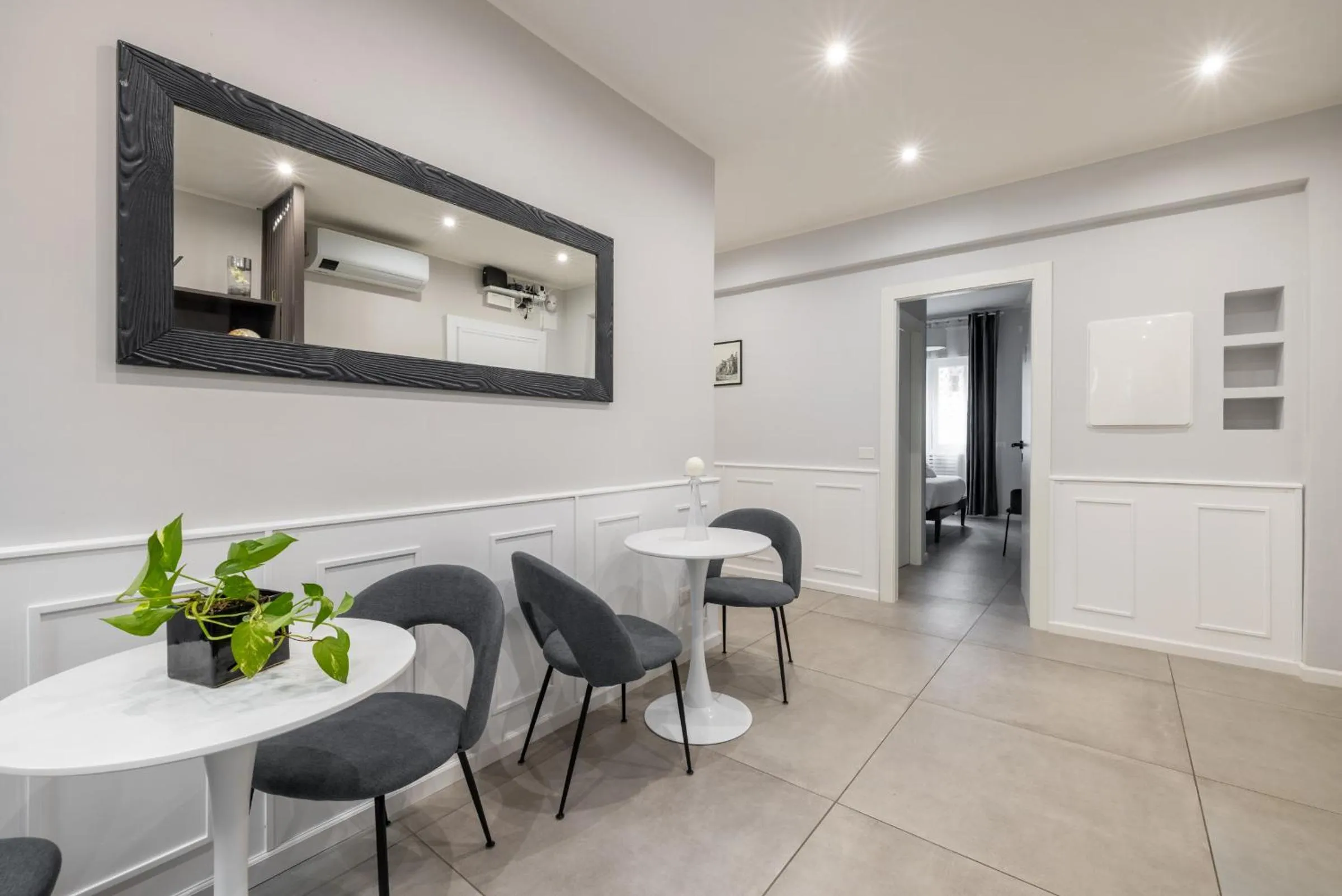 Dining area in Belli Suites Vatican Rome Guest House