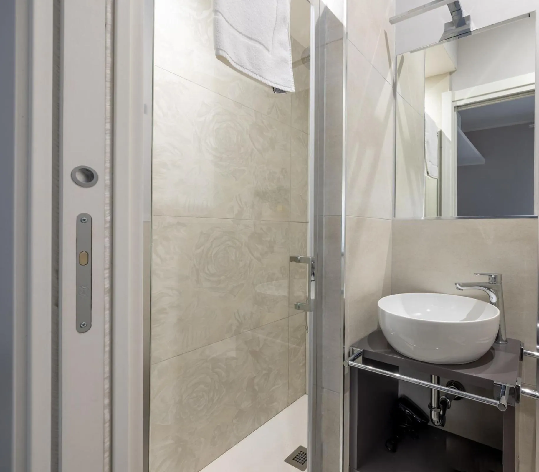 Bathroom in Belli Suites Vatican Rome Guest House