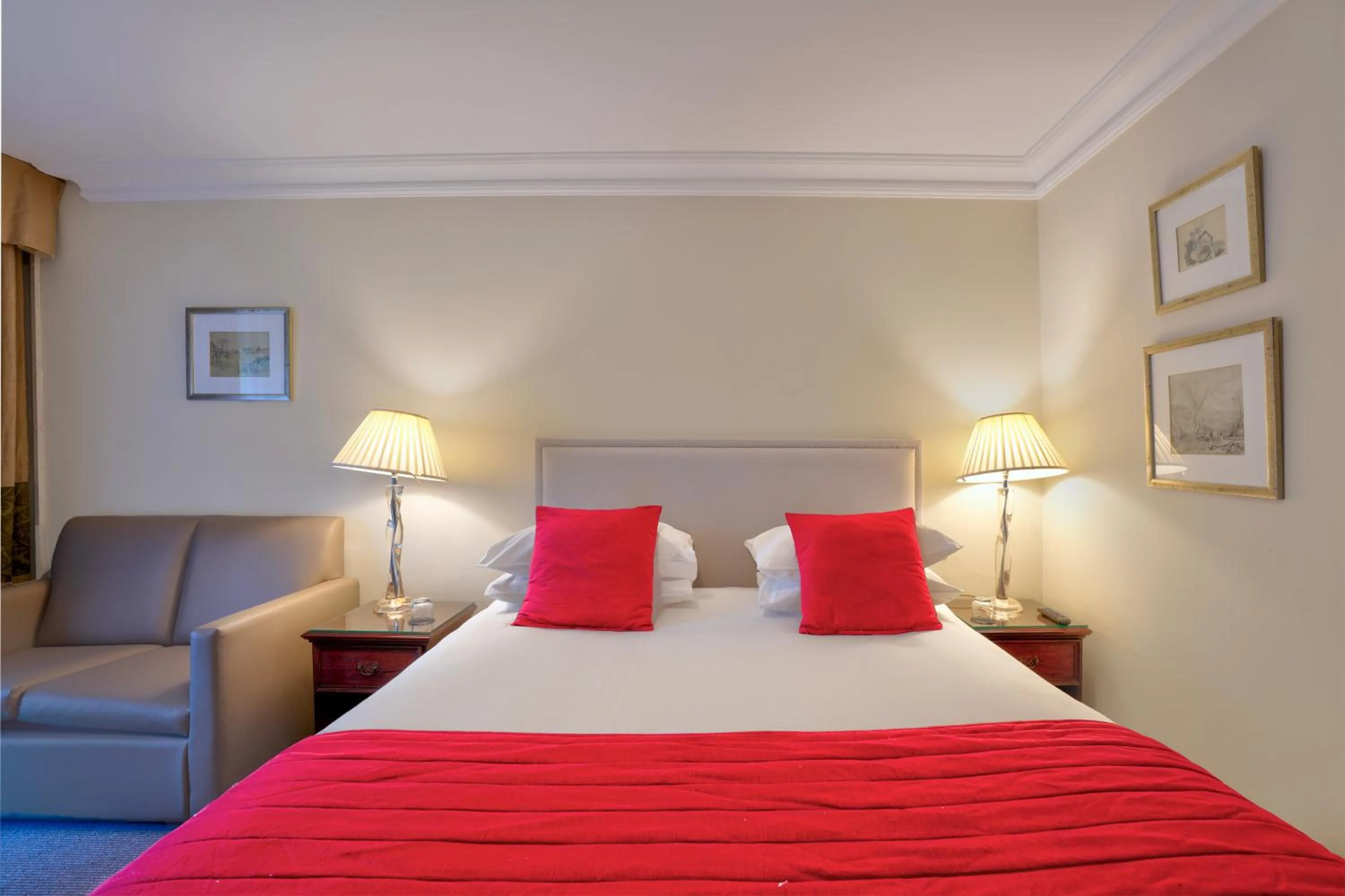 Bed in Sunday Box Hill Burford Bridge Hotel