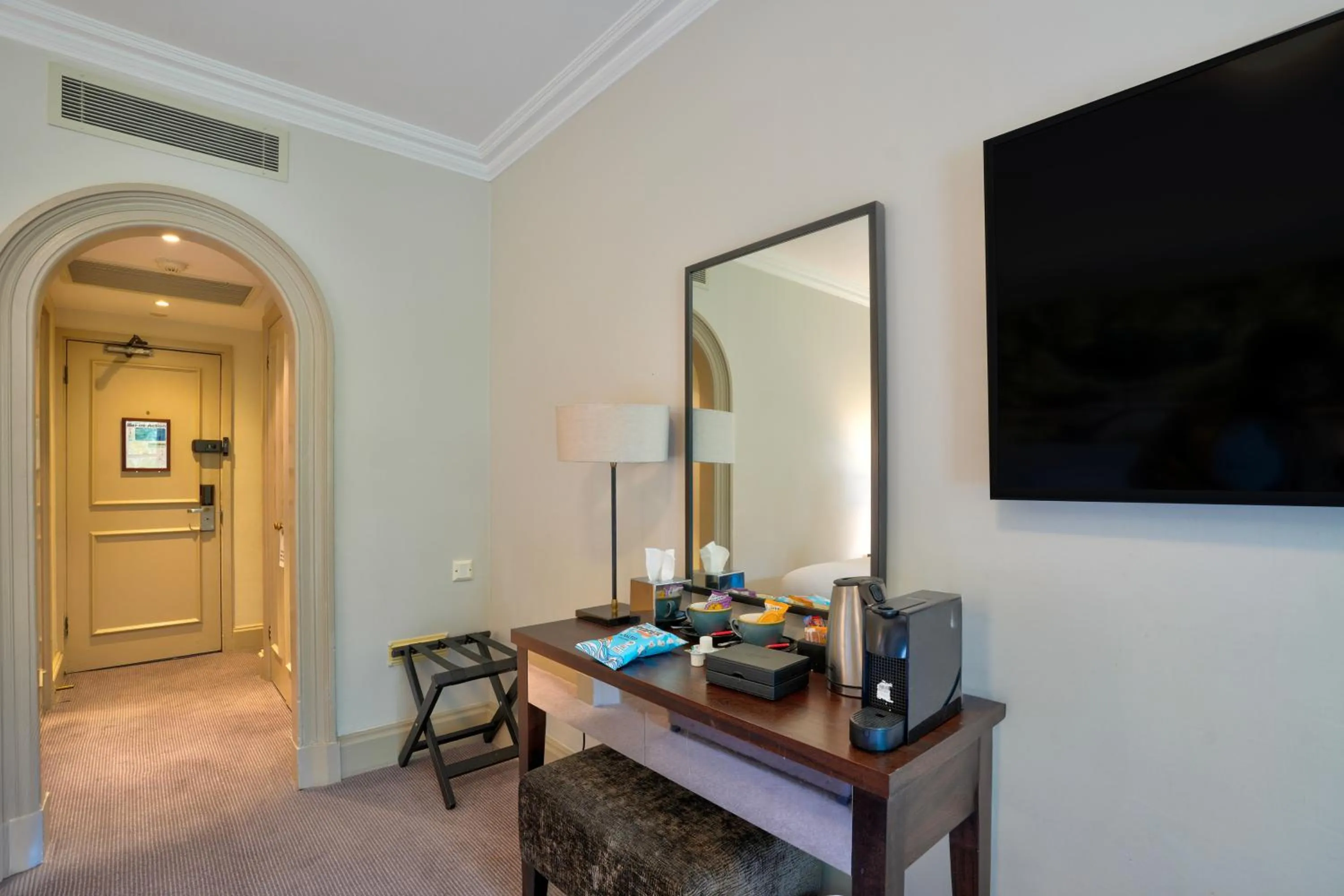 Sunday Box Hill Burford Bridge Hotel