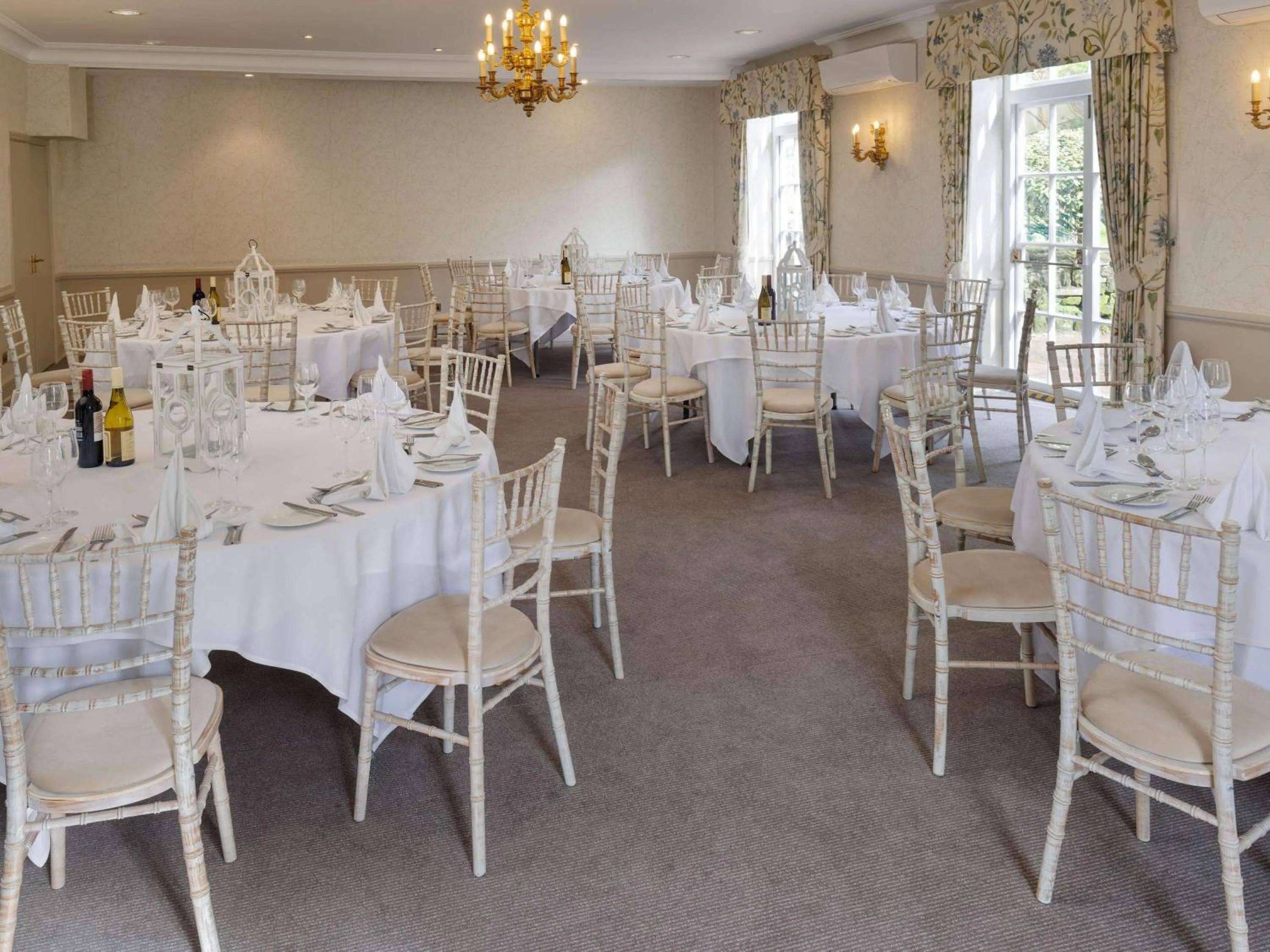 Meeting/conference room in Sunday Box Hill Burford Bridge Hotel