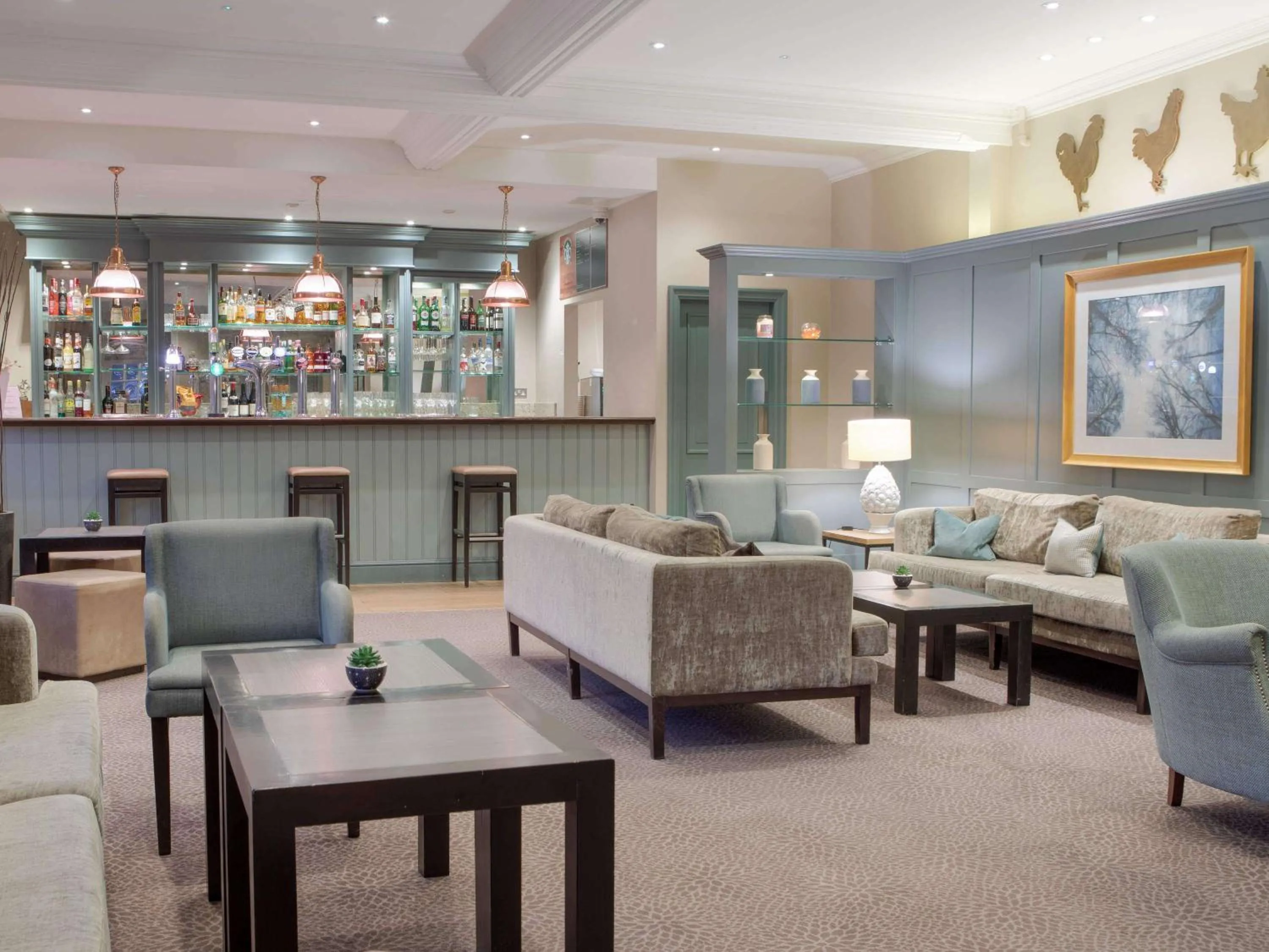 Lounge or bar in Sunday Box Hill Burford Bridge Hotel