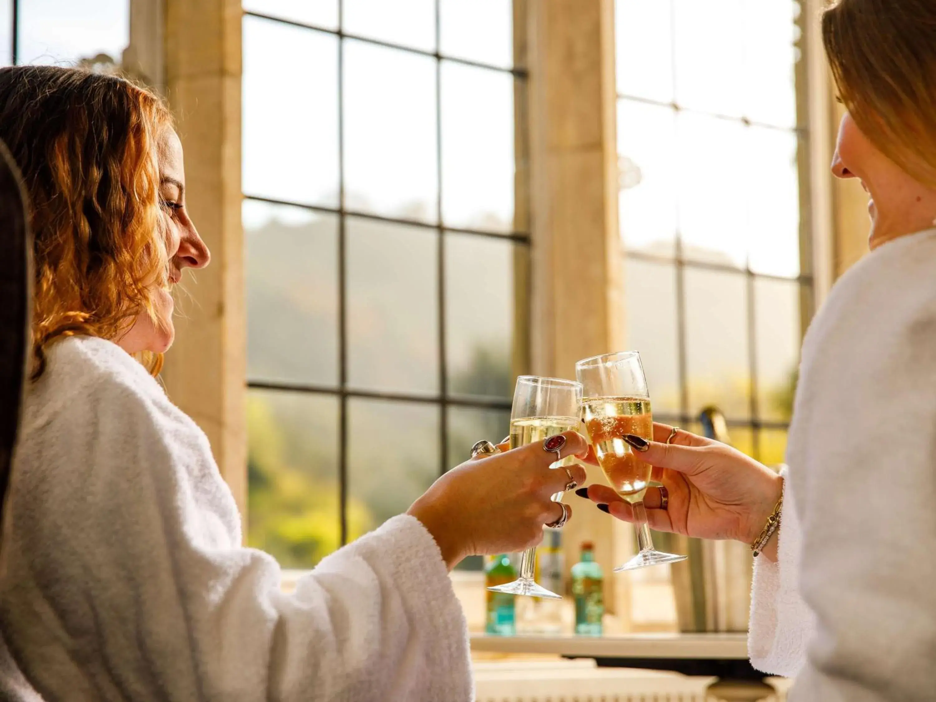 Bedroom in Sunday Box Hill Burford Bridge Hotel Bedroom in Sunday Box Hill Burford Bridge Hotel