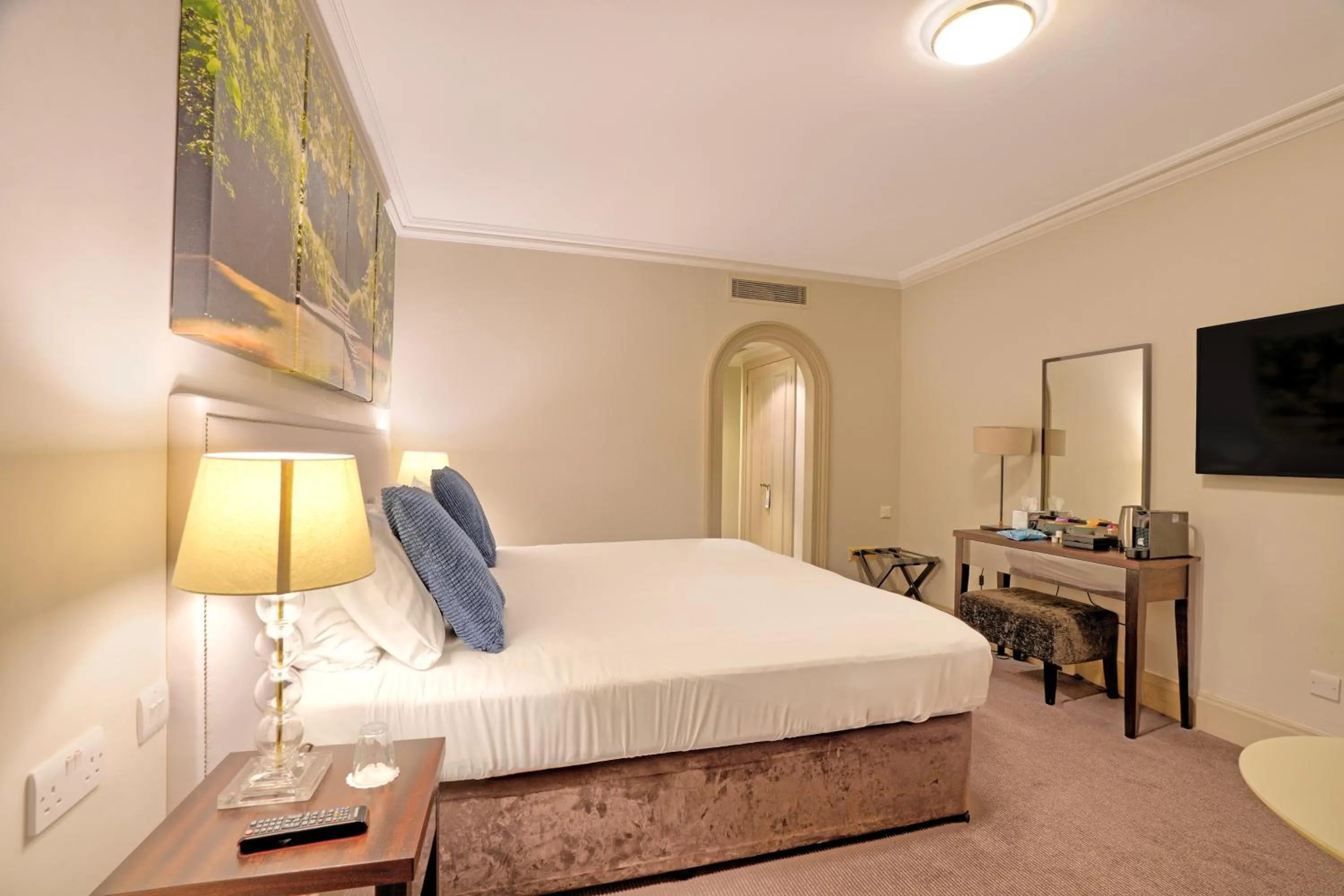 Bed in Sunday Box Hill Burford Bridge Hotel