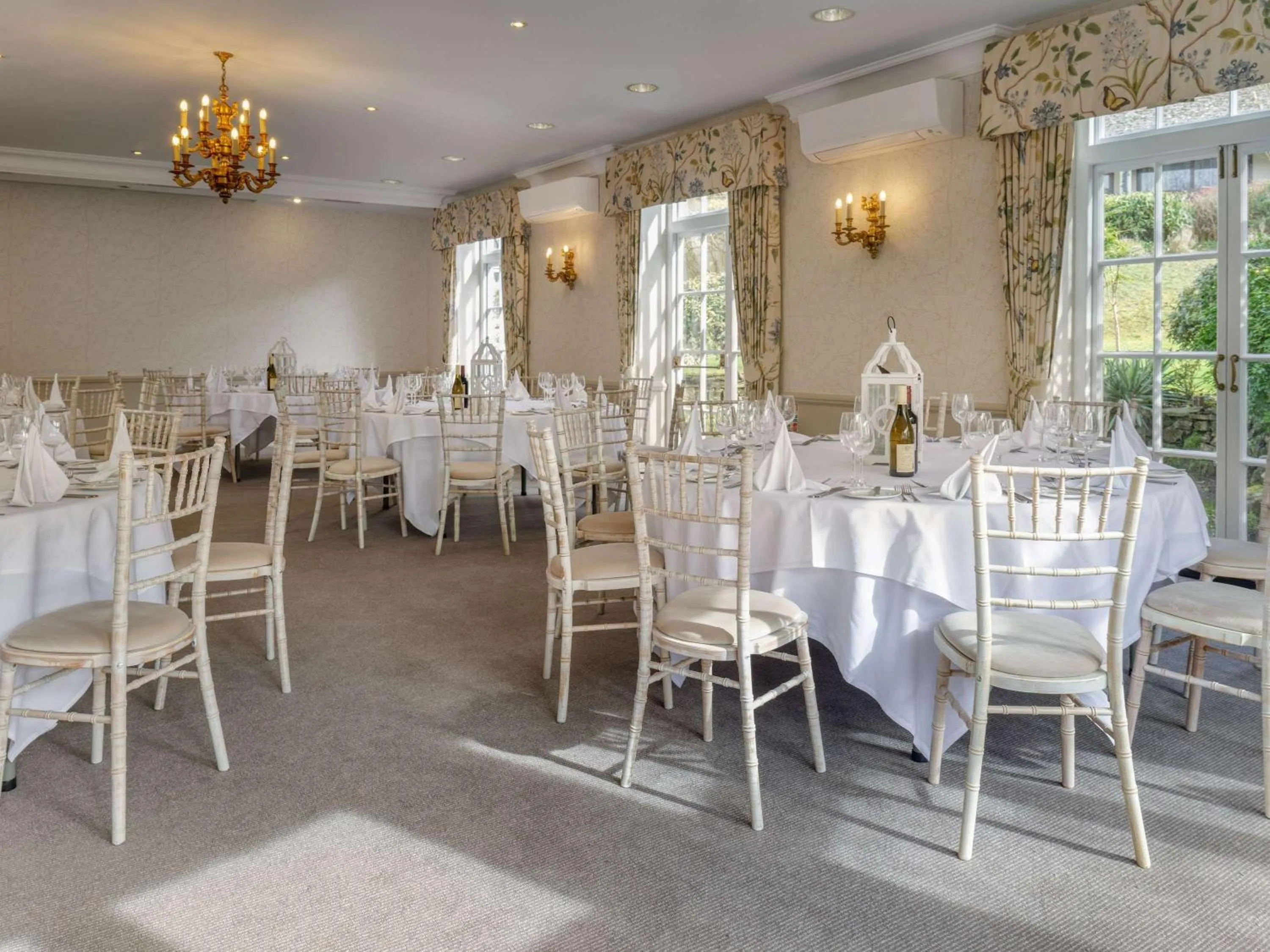 Meeting/conference room in Sunday Box Hill Burford Bridge Hotel