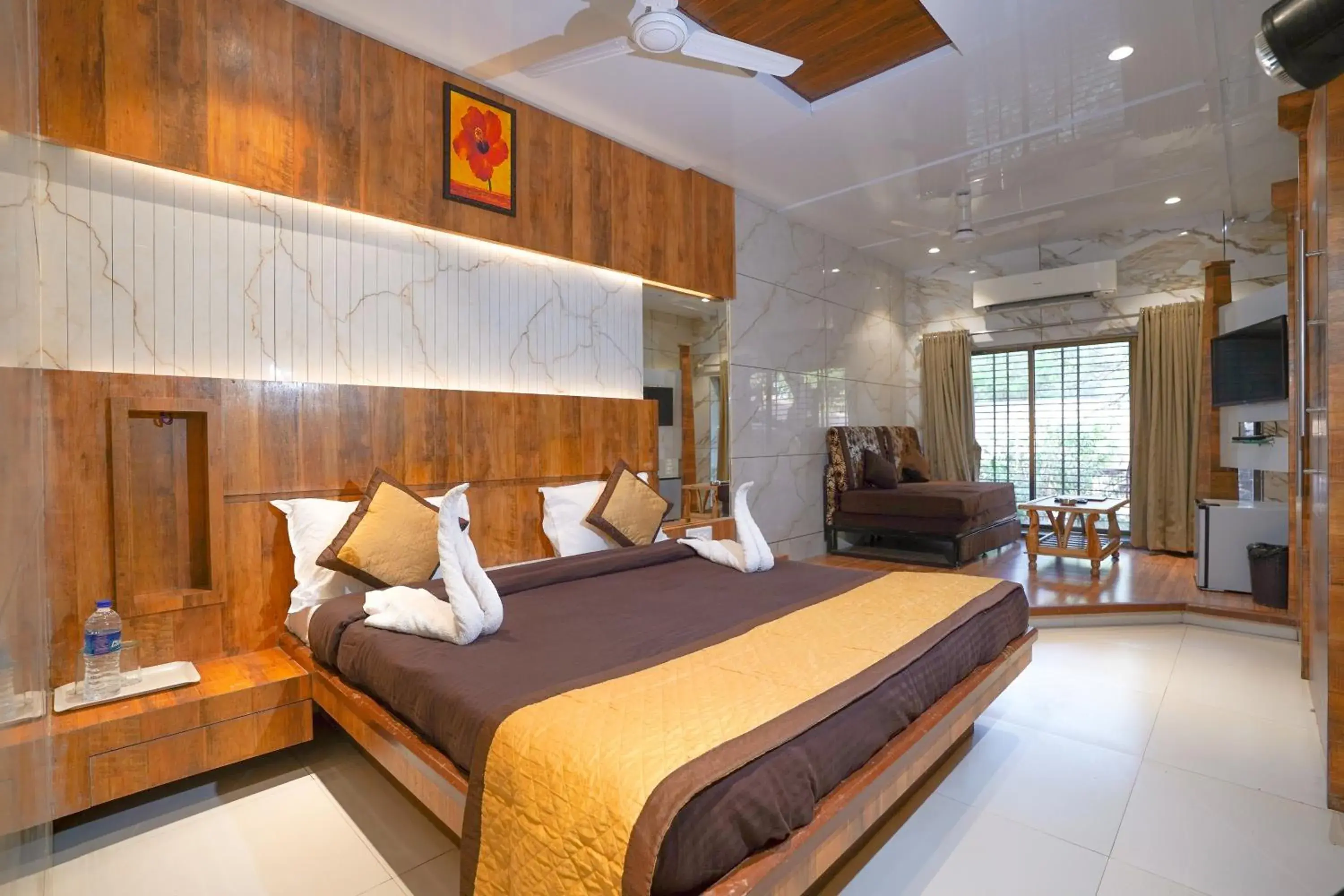 Bed in Hotel Kumar Plaza Bed in Hotel Kumar Plaza