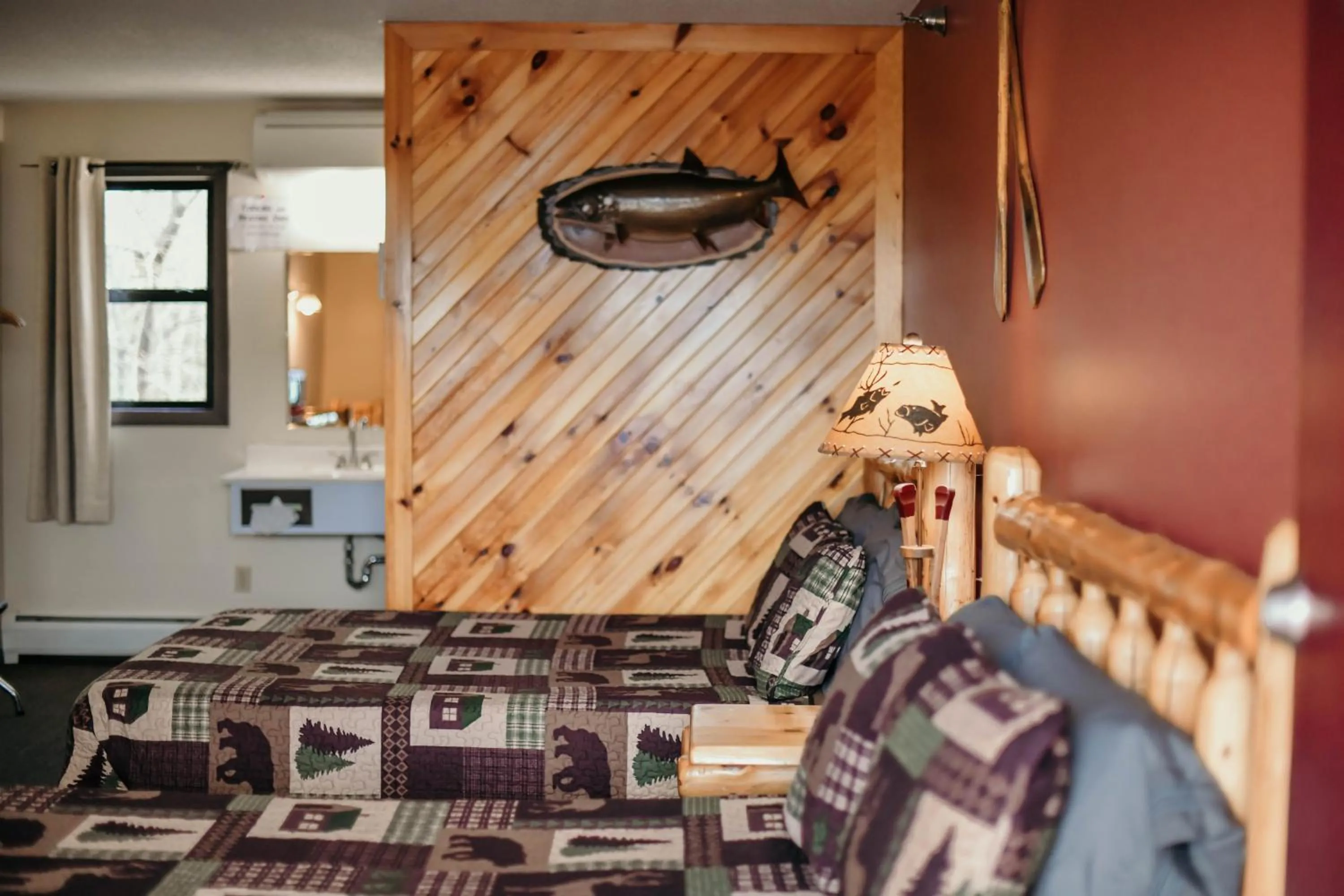 Standard Queen Room in Briarwood motor inn
