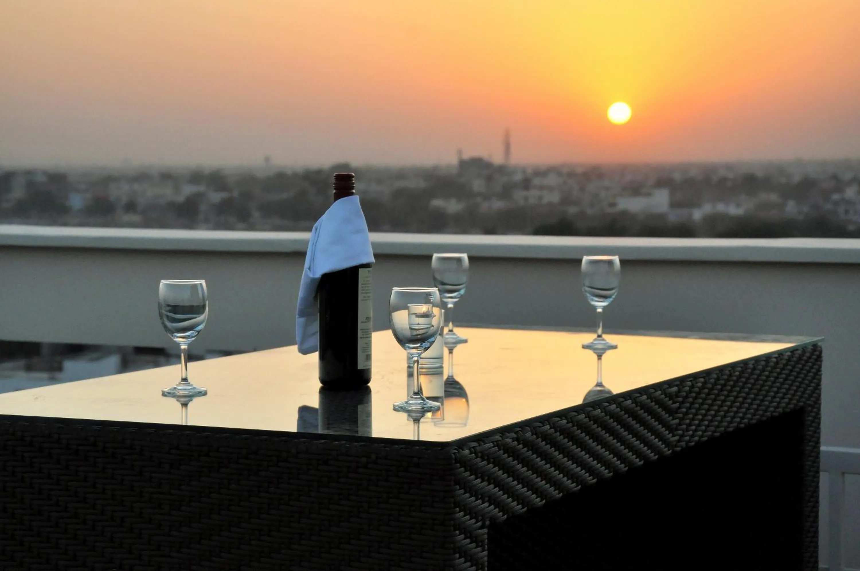 Restaurant/places to eat in Hotel Marigold Jaipur