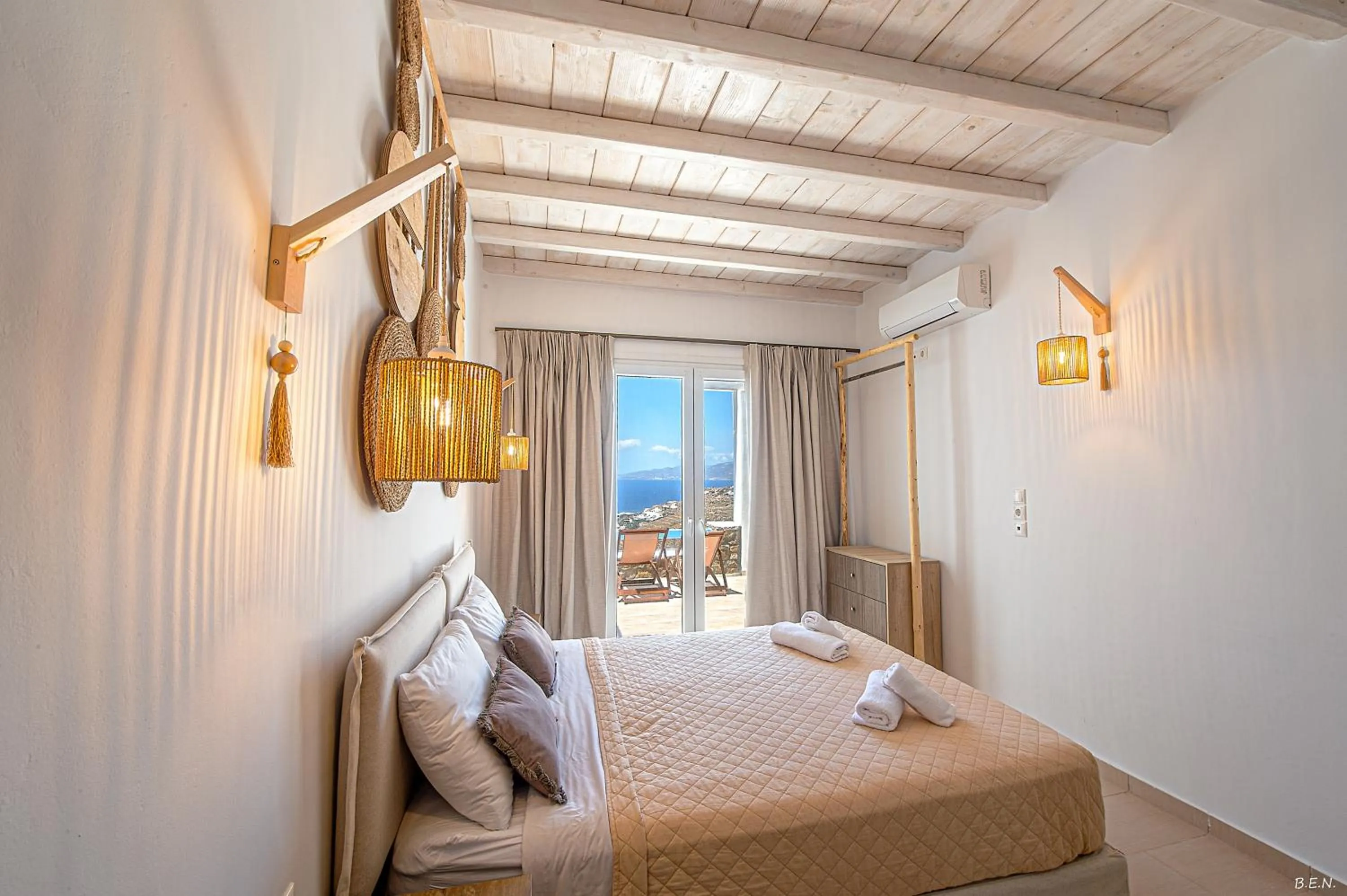 Photo of the whole room, Bed in Manolia View Mykonos