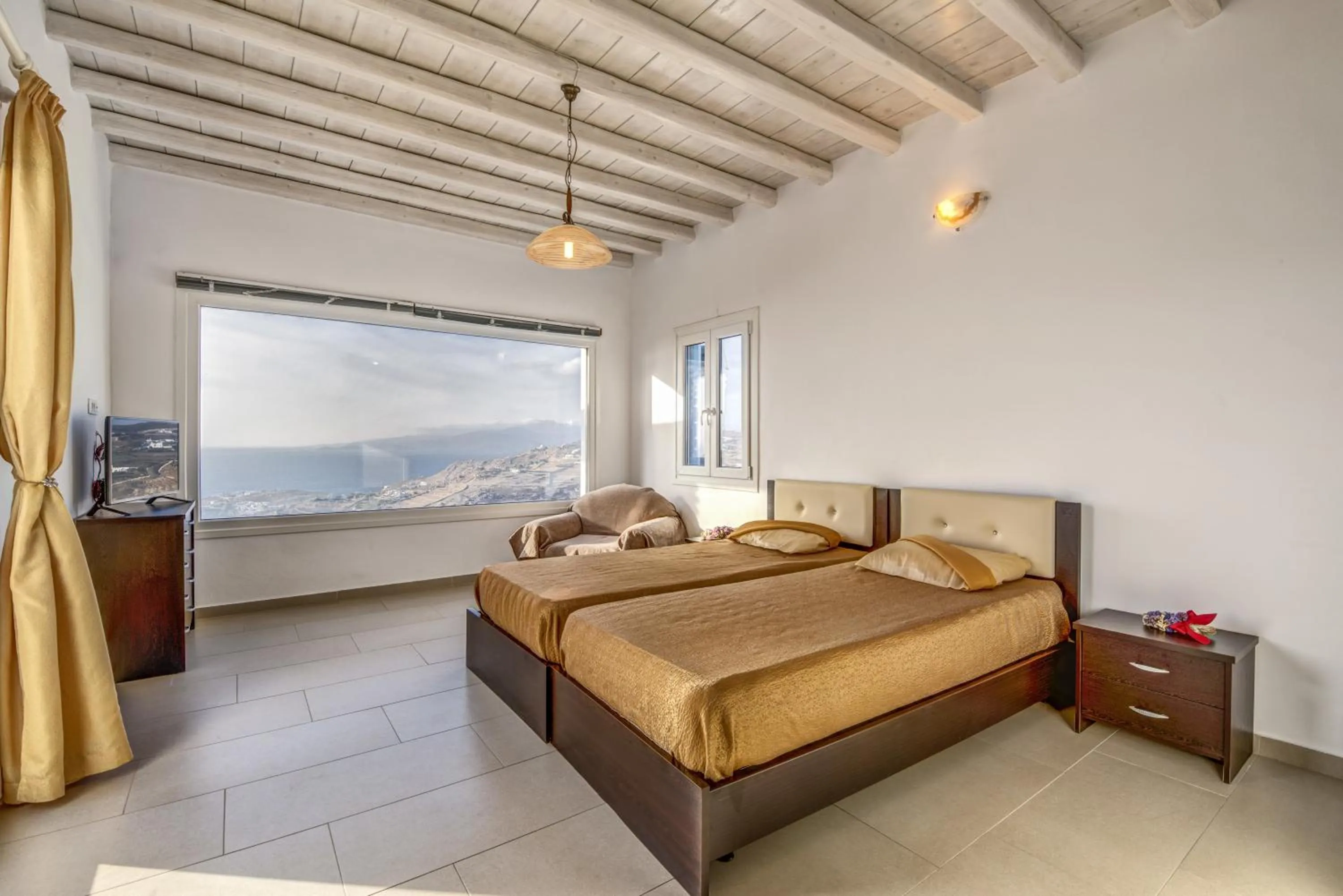 Photo of the whole room, Bed in Manolia View Mykonos