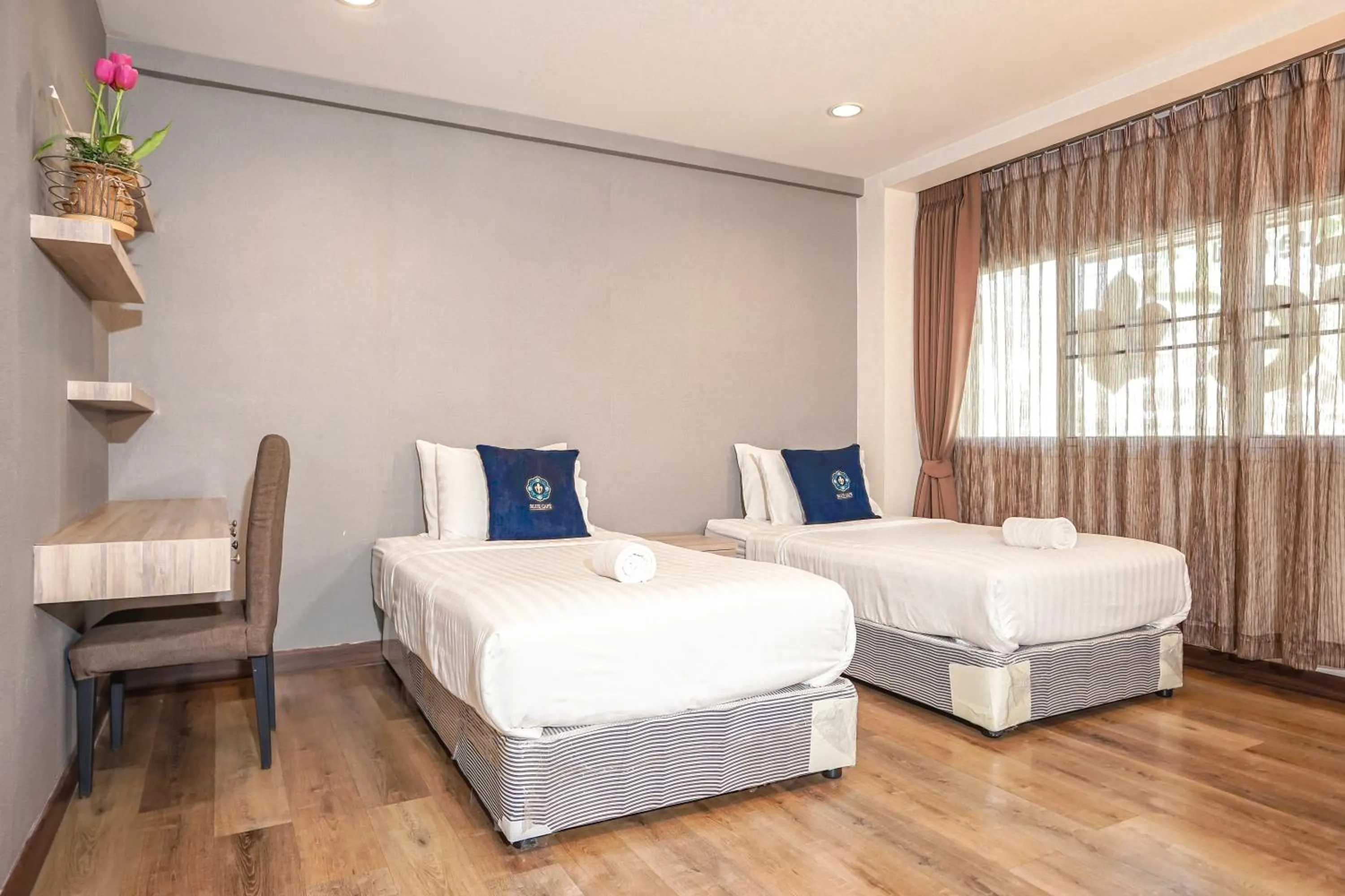 Bed in Blue cafe Apartments