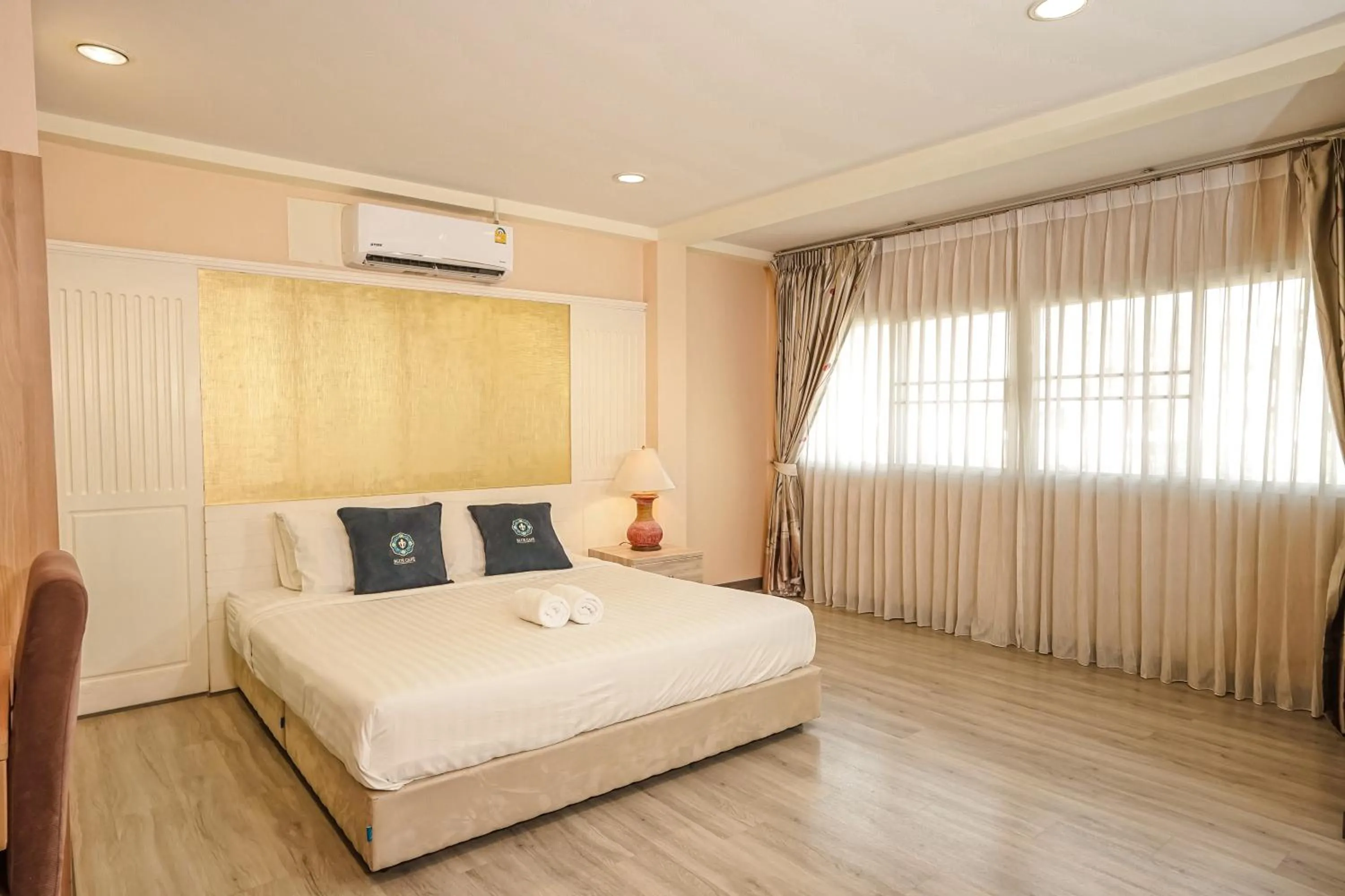 Bed in Blue cafe Apartments